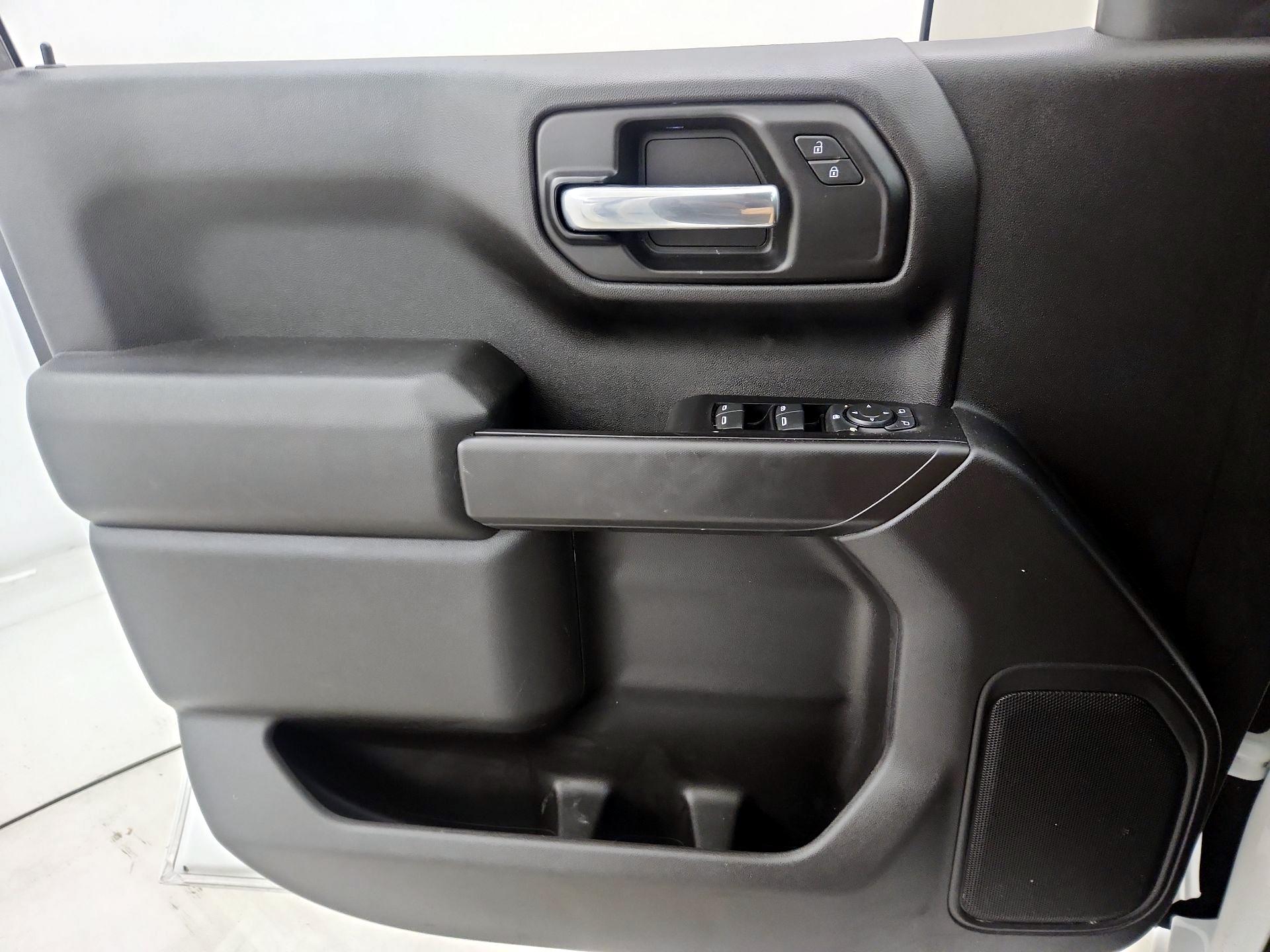 Thumbnail: 2020 Chevrolet Silverado 1500 - 12