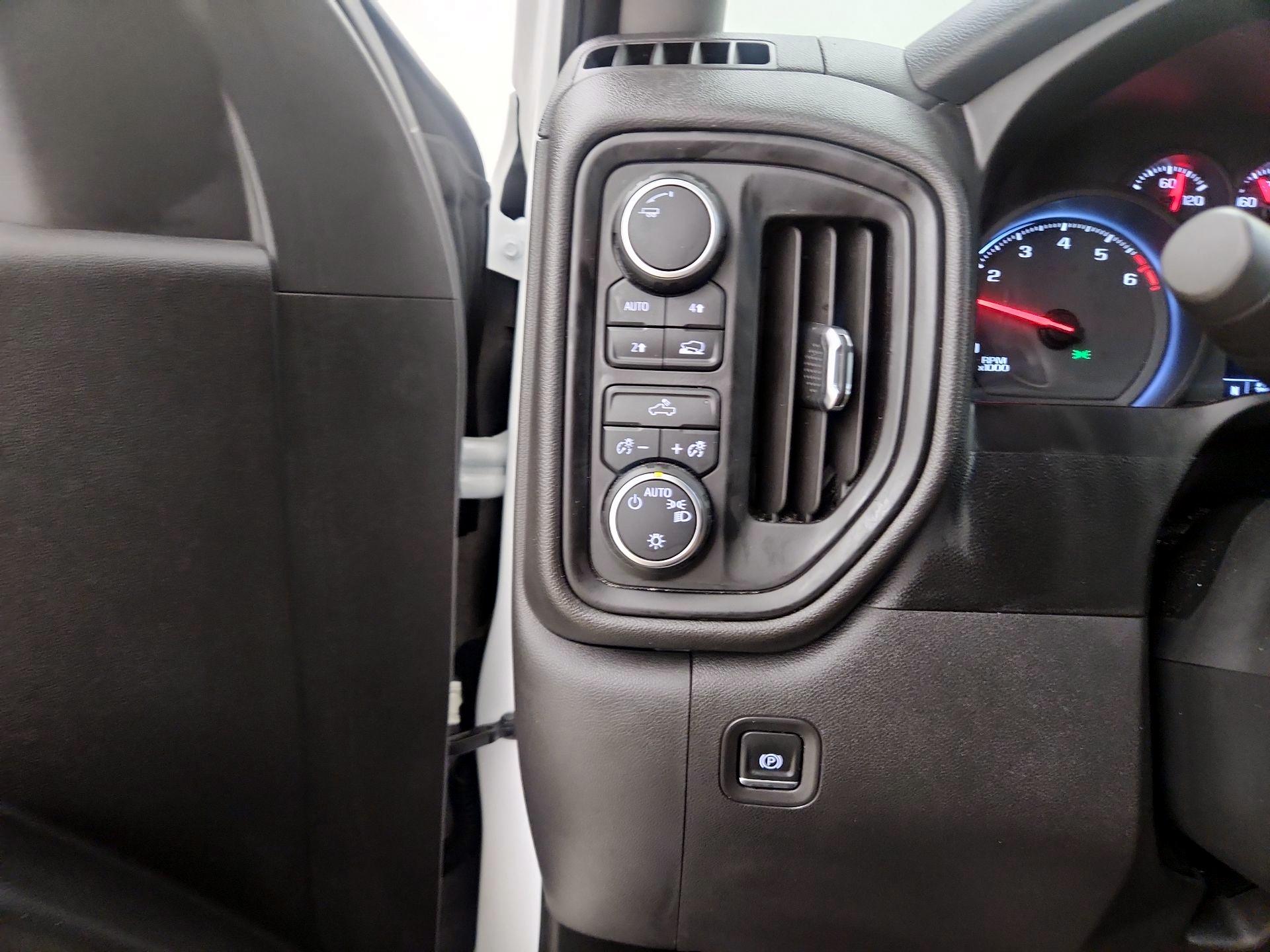 Thumbnail: 2020 Chevrolet Silverado 1500 - 13