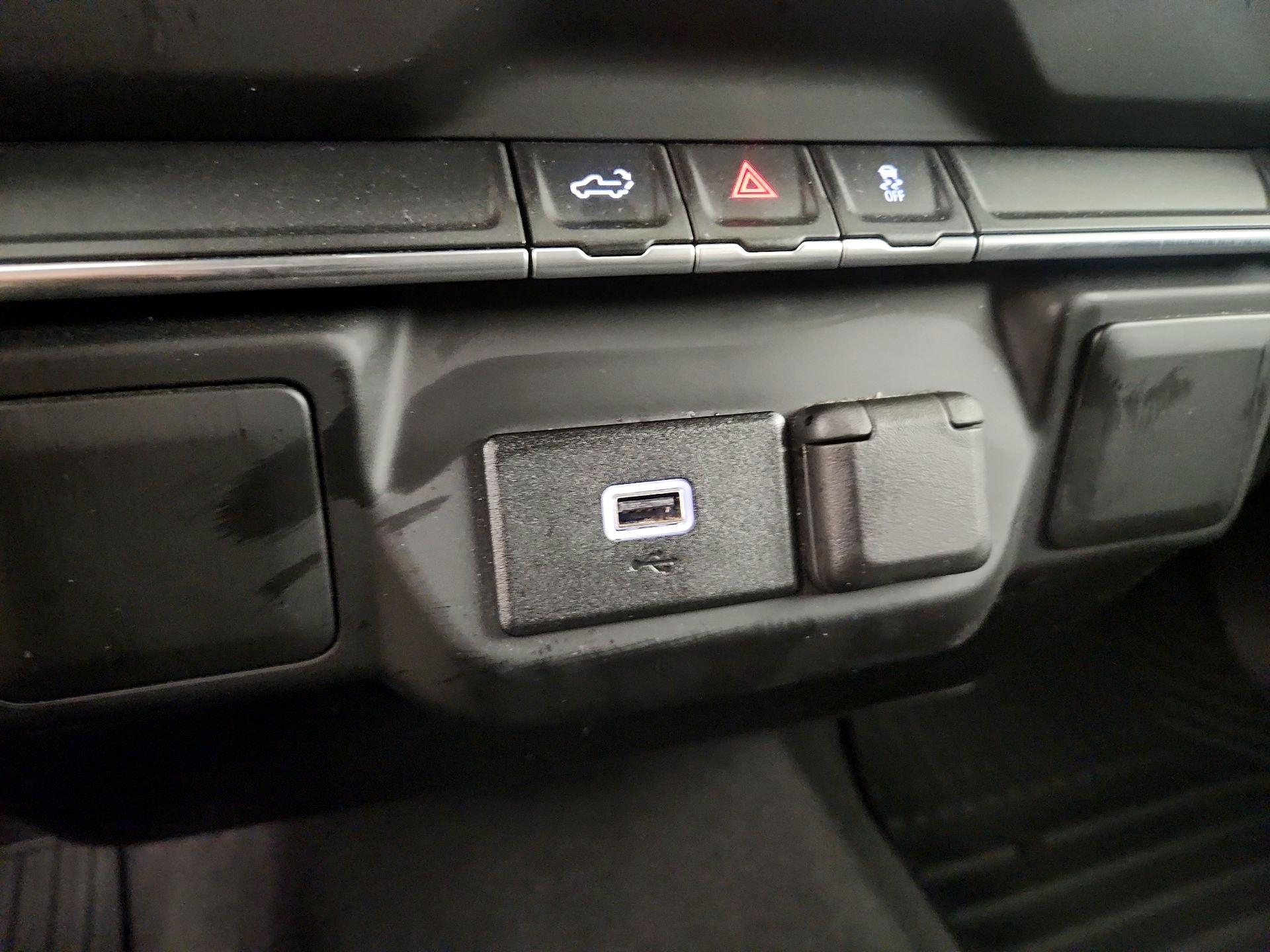 Thumbnail: 2020 Chevrolet Silverado 1500 - 18