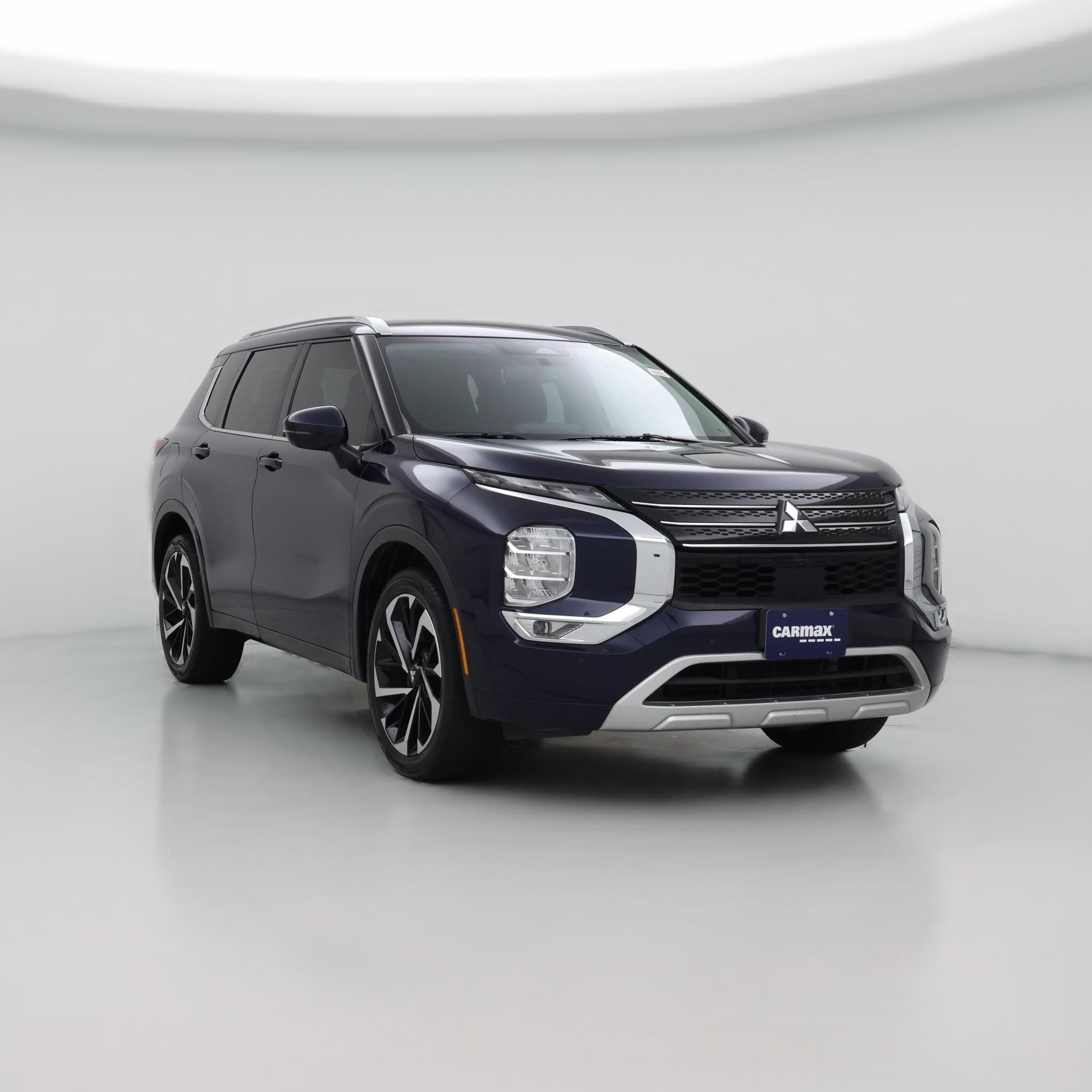 Thumbnail: 2023 Mitsubishi Outlander - 1