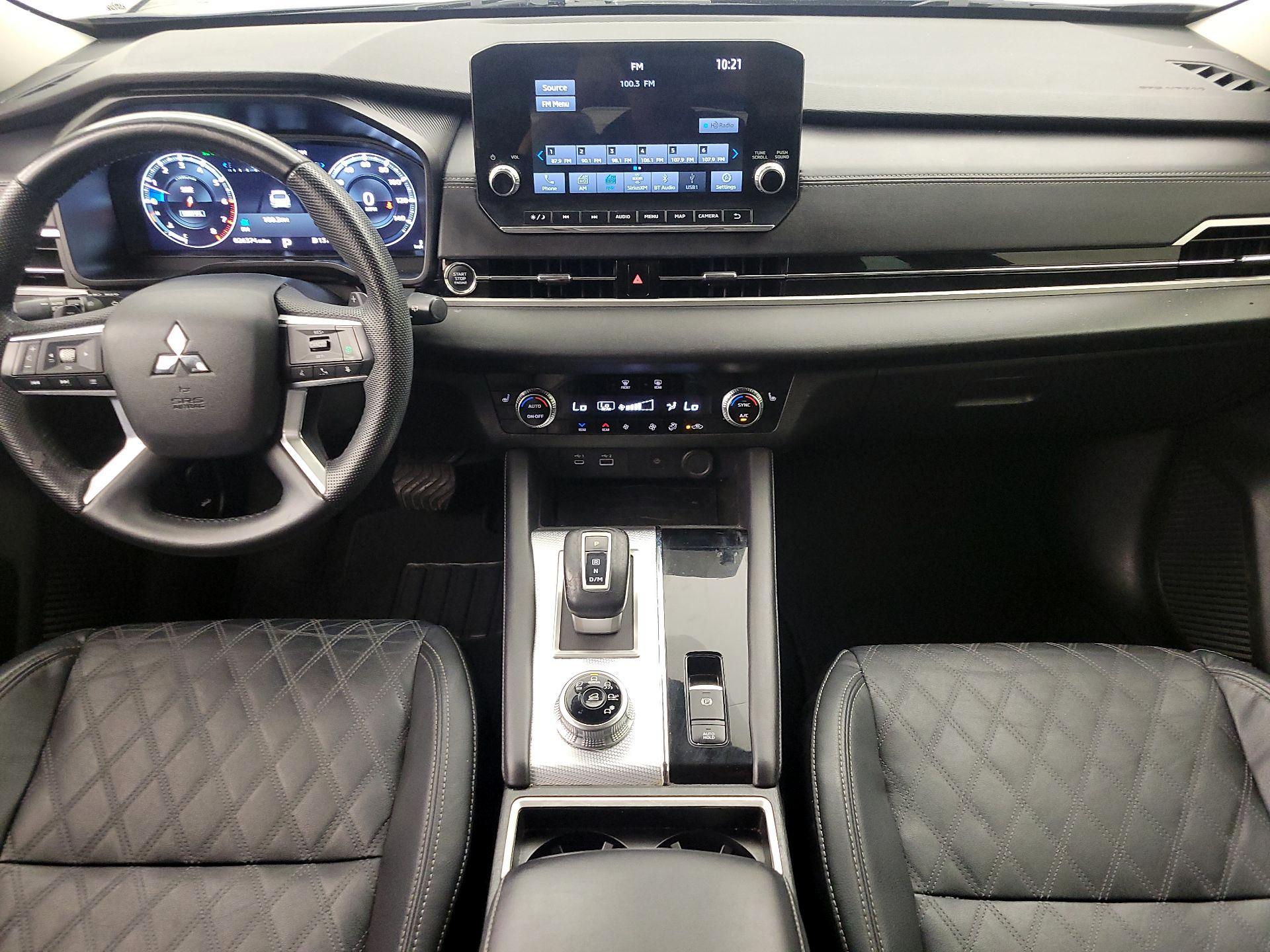 Thumbnail: 2023 Mitsubishi Outlander - 9