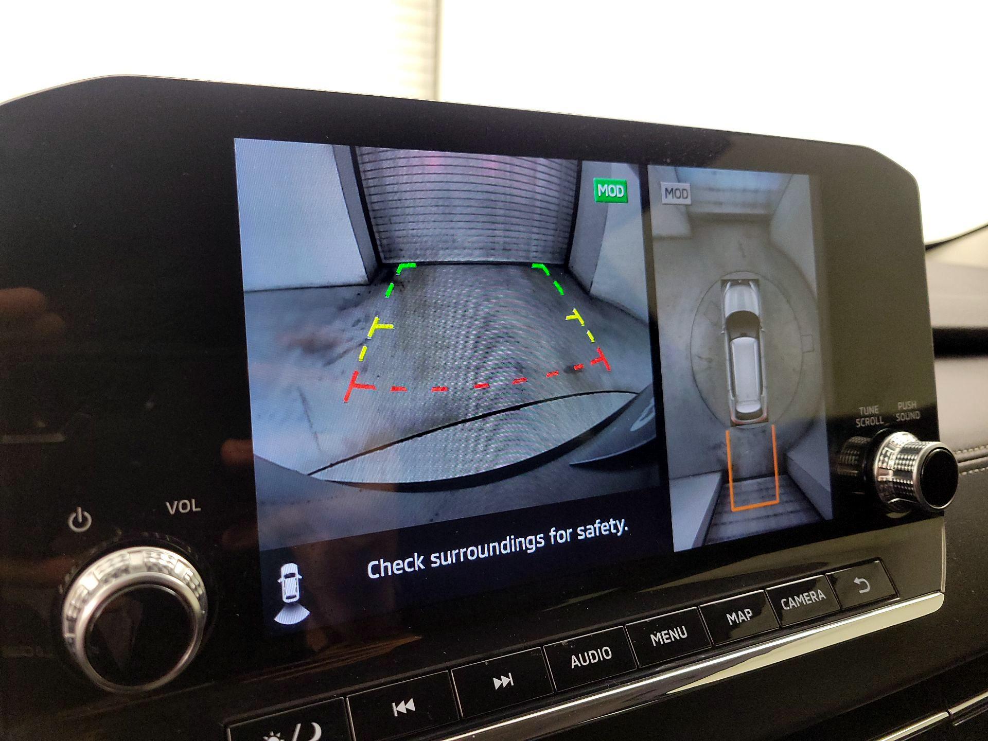 Thumbnail: 2023 Mitsubishi Outlander - 14