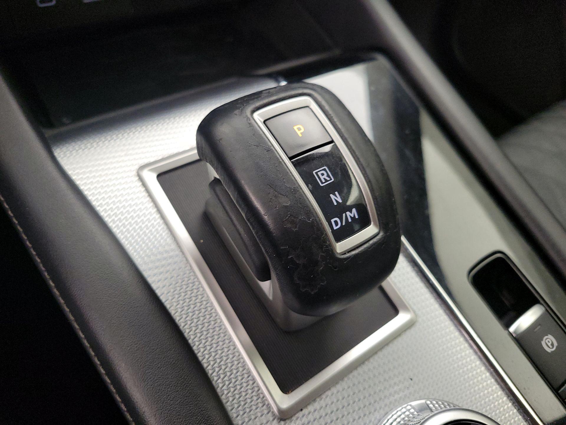 Thumbnail: 2023 Mitsubishi Outlander - 17