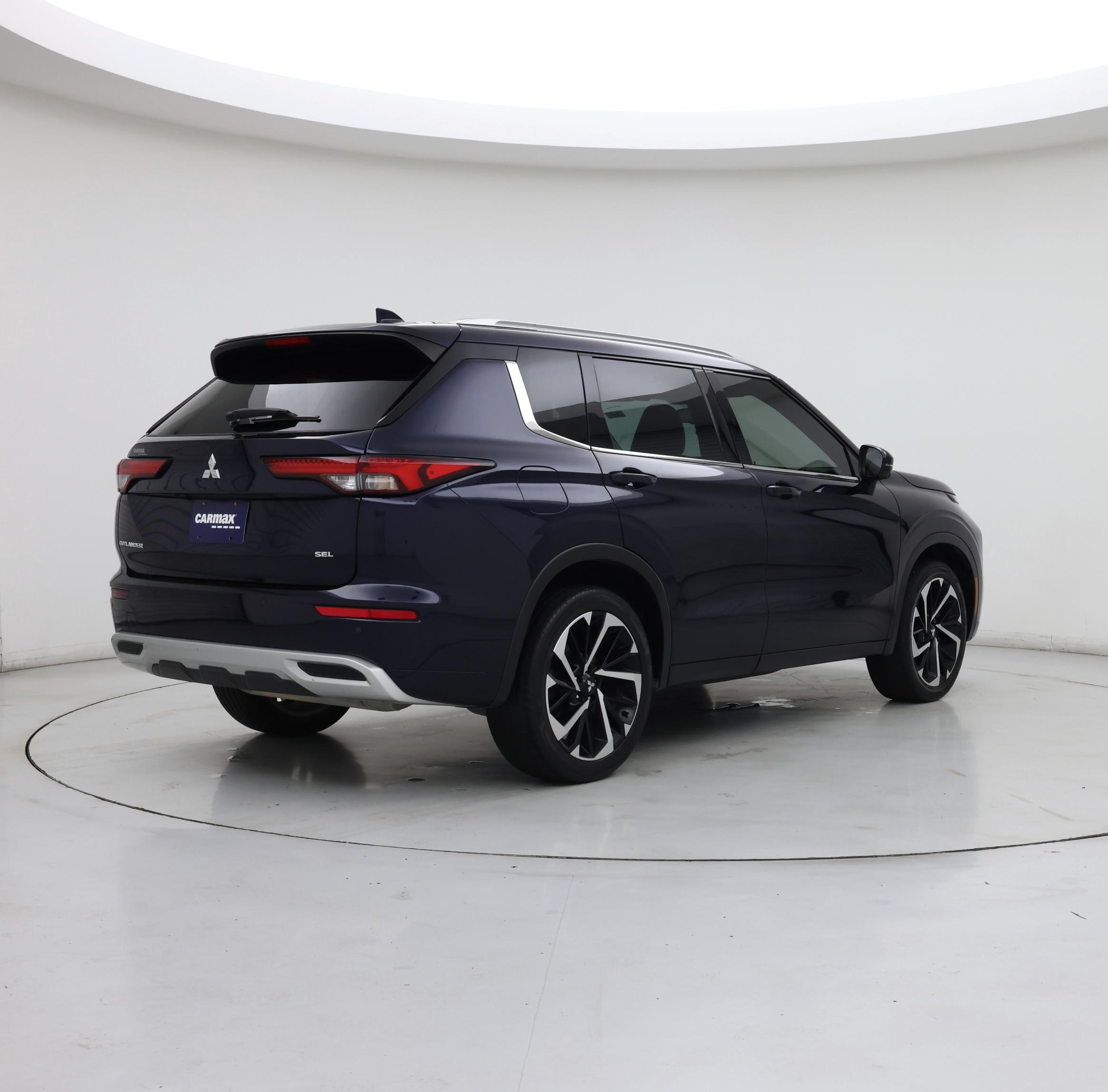 Thumbnail: 2023 Mitsubishi Outlander - 8