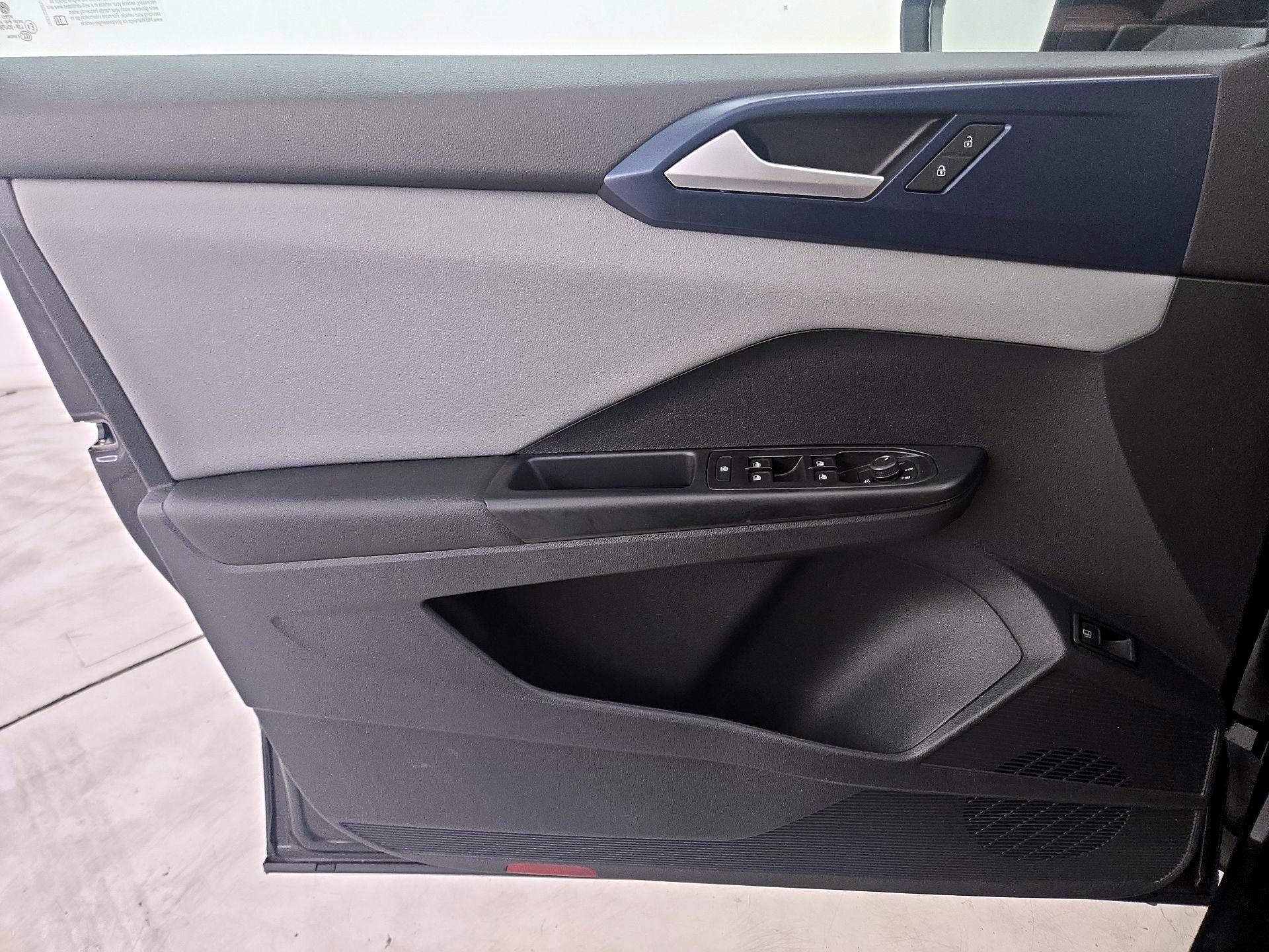 Thumbnail: 2023 Volkswagen Taos - 12