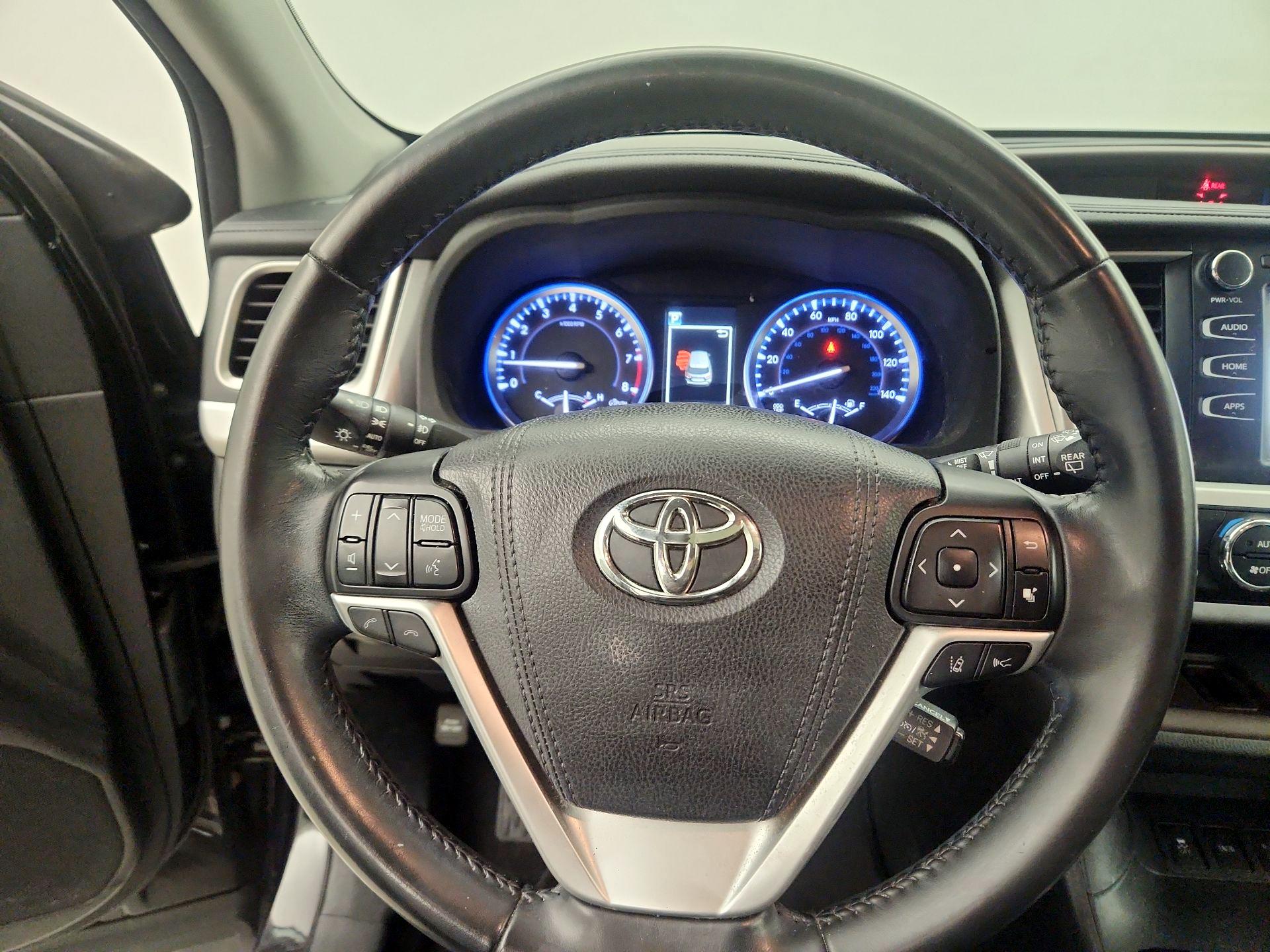 Thumbnail: 2018 Toyota Highlander - 10