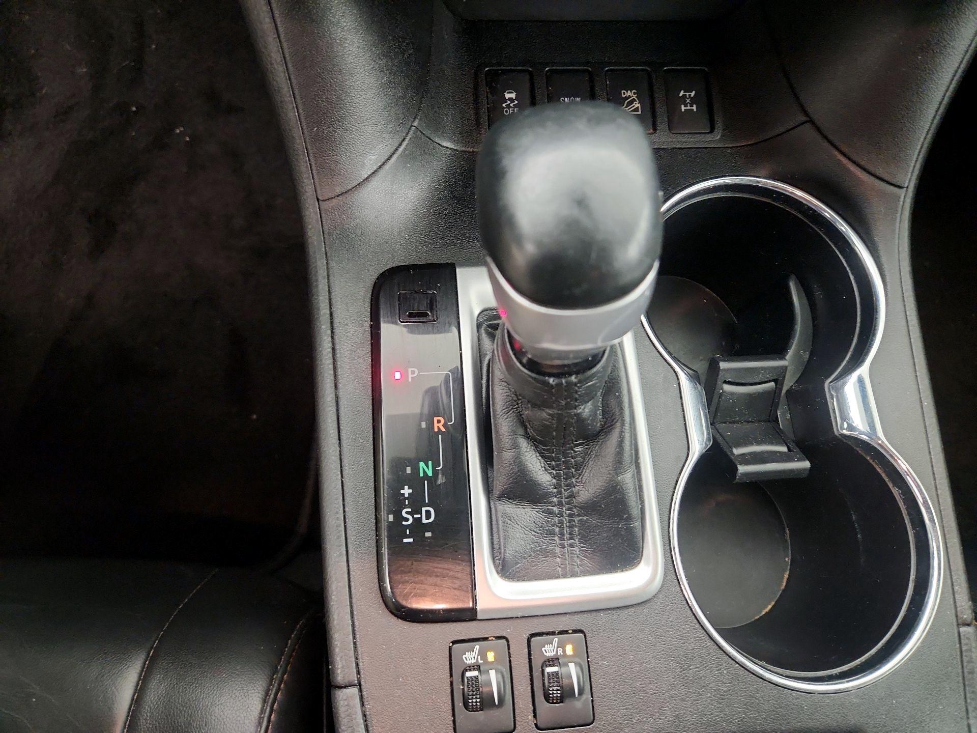 Thumbnail: 2018 Toyota Highlander - 18