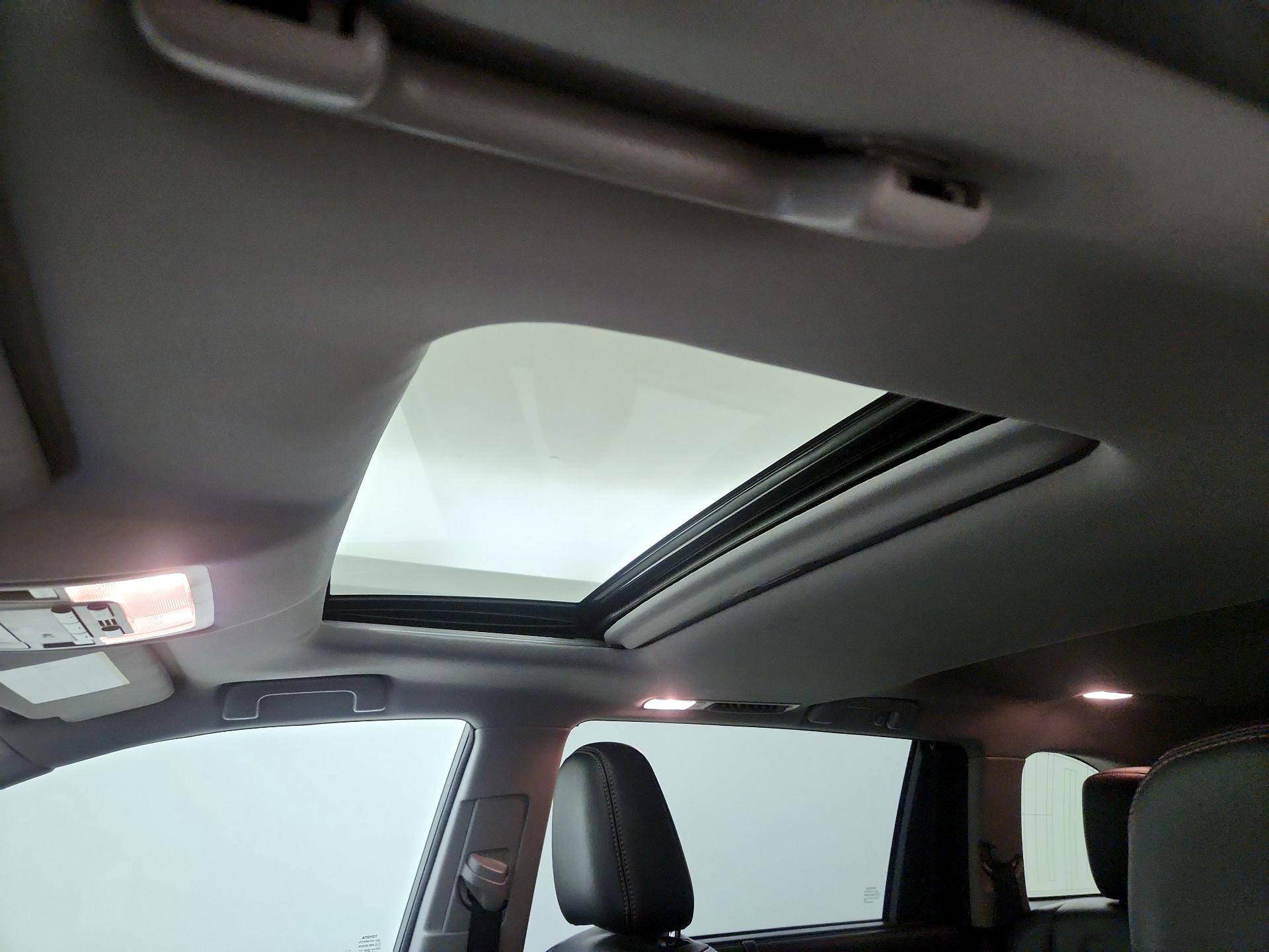 Thumbnail: 2018 Toyota Highlander - 20