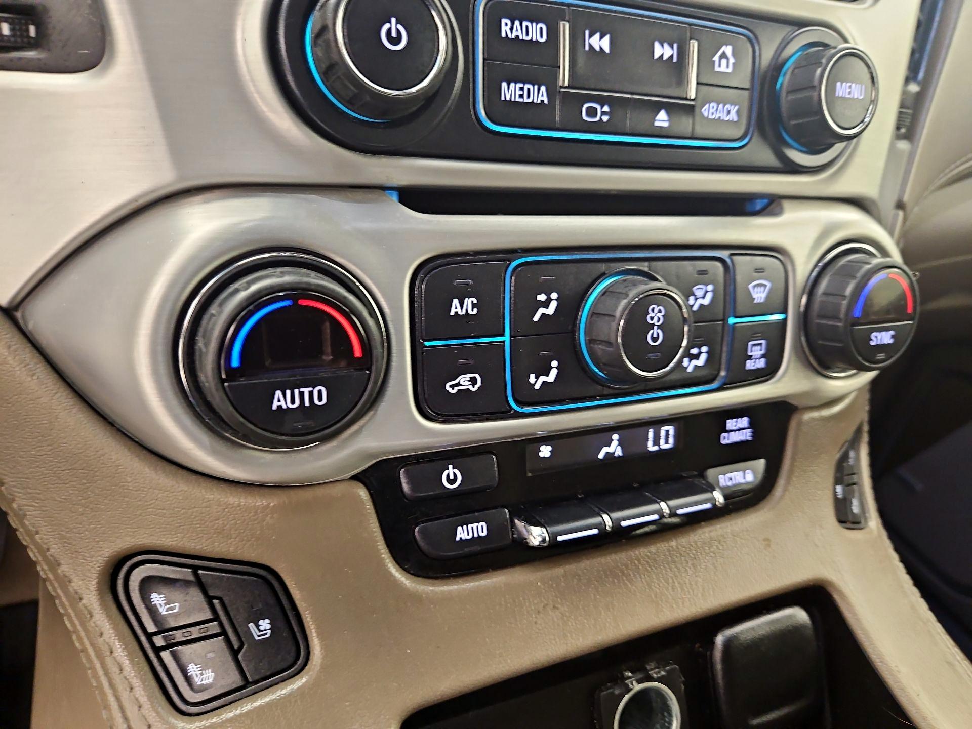 Thumbnail: 2020 GMC Yukon XL - 17