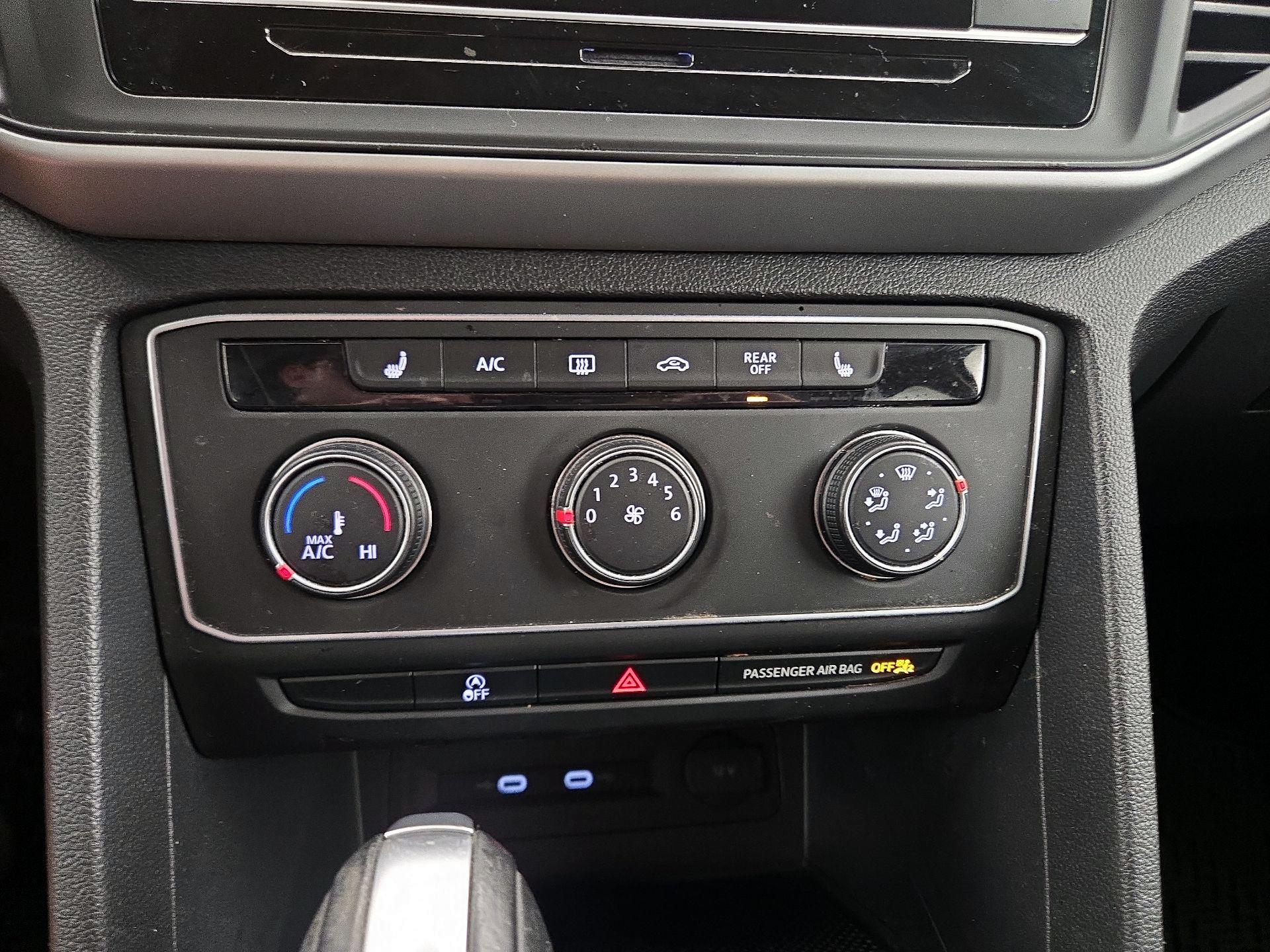 Thumbnail: 2022 Volkswagen Atlas - 16