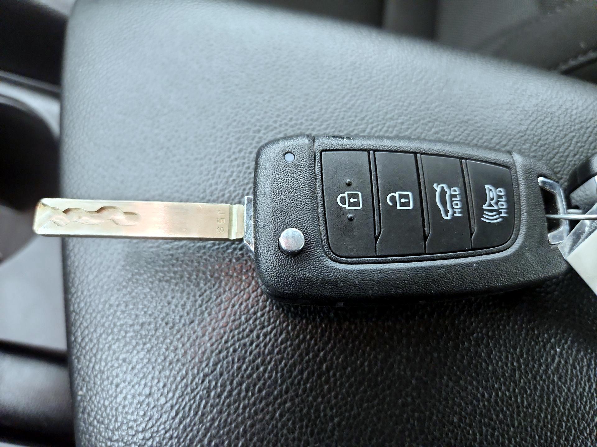 Thumbnail: 2024 Hyundai Elantra - 18