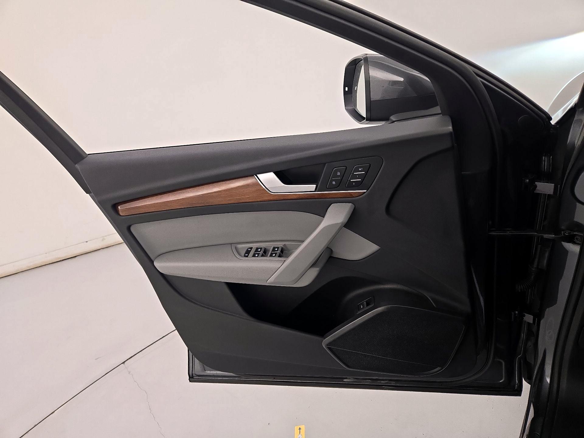 Thumbnail: 2022 Audi Q5 - 12