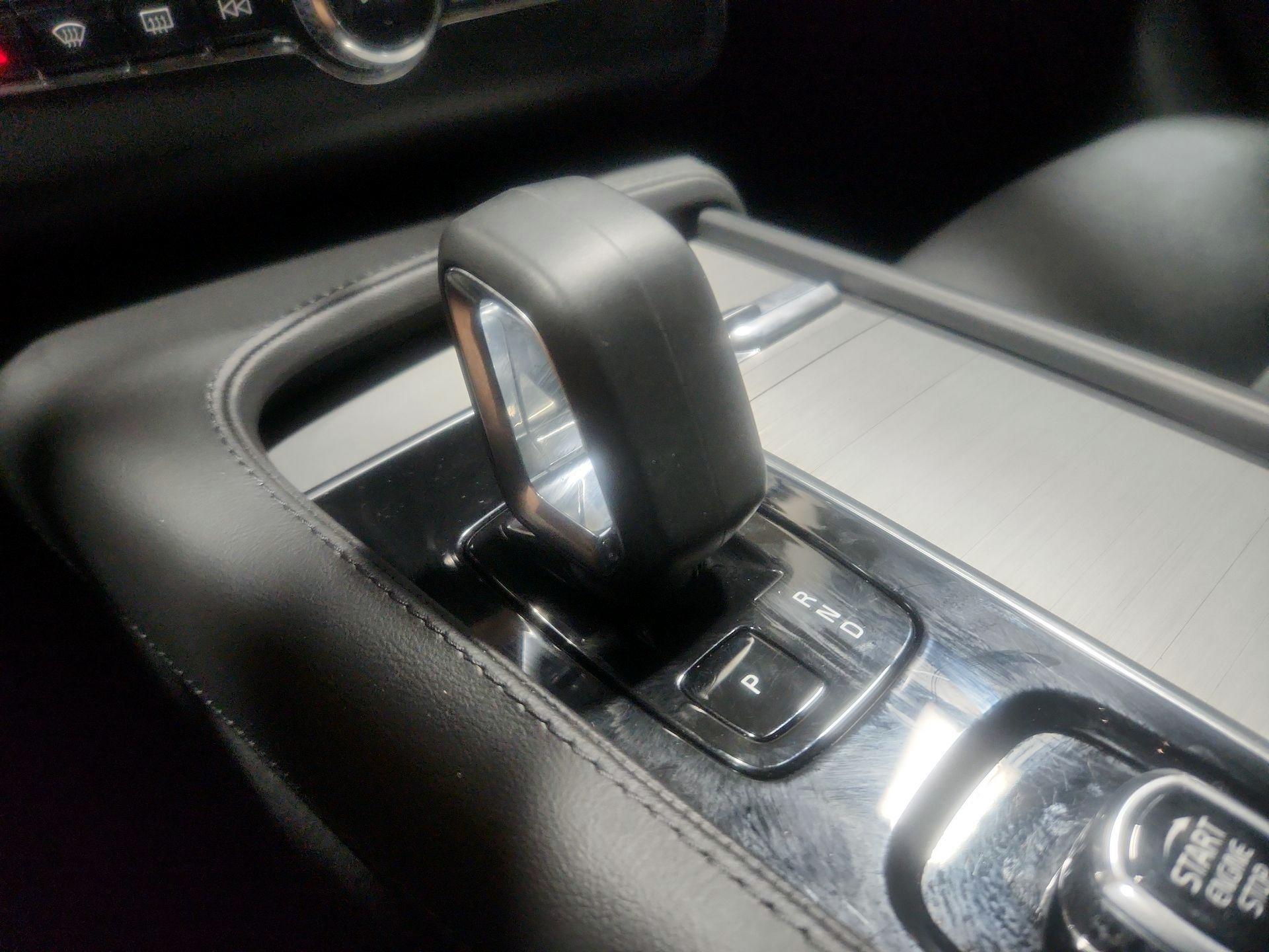 Thumbnail: 2025 Volvo XC90 - 15