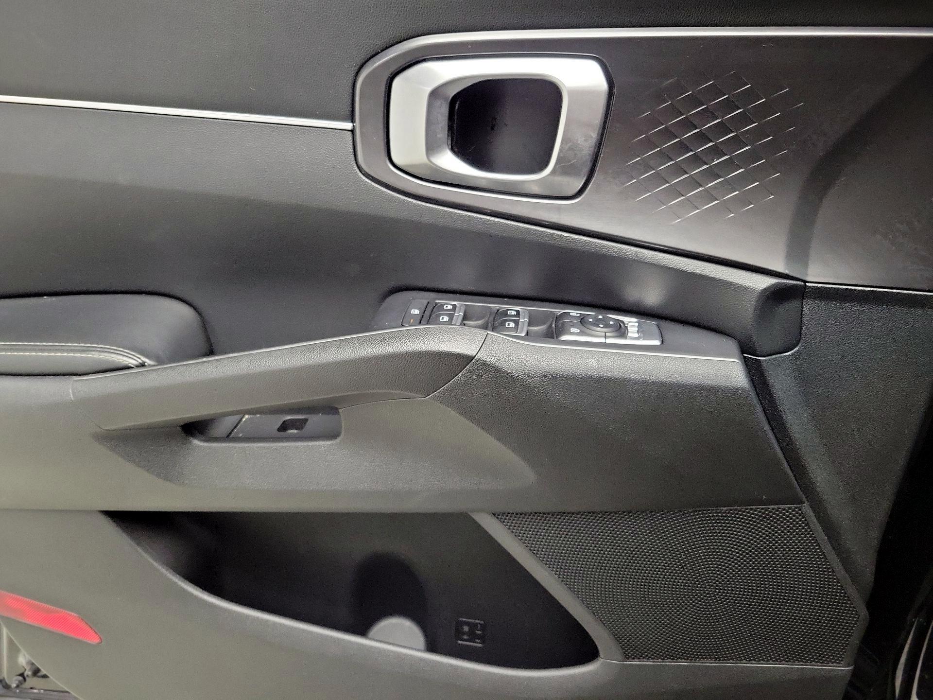 Thumbnail: 2022 Kia Sorento - 12