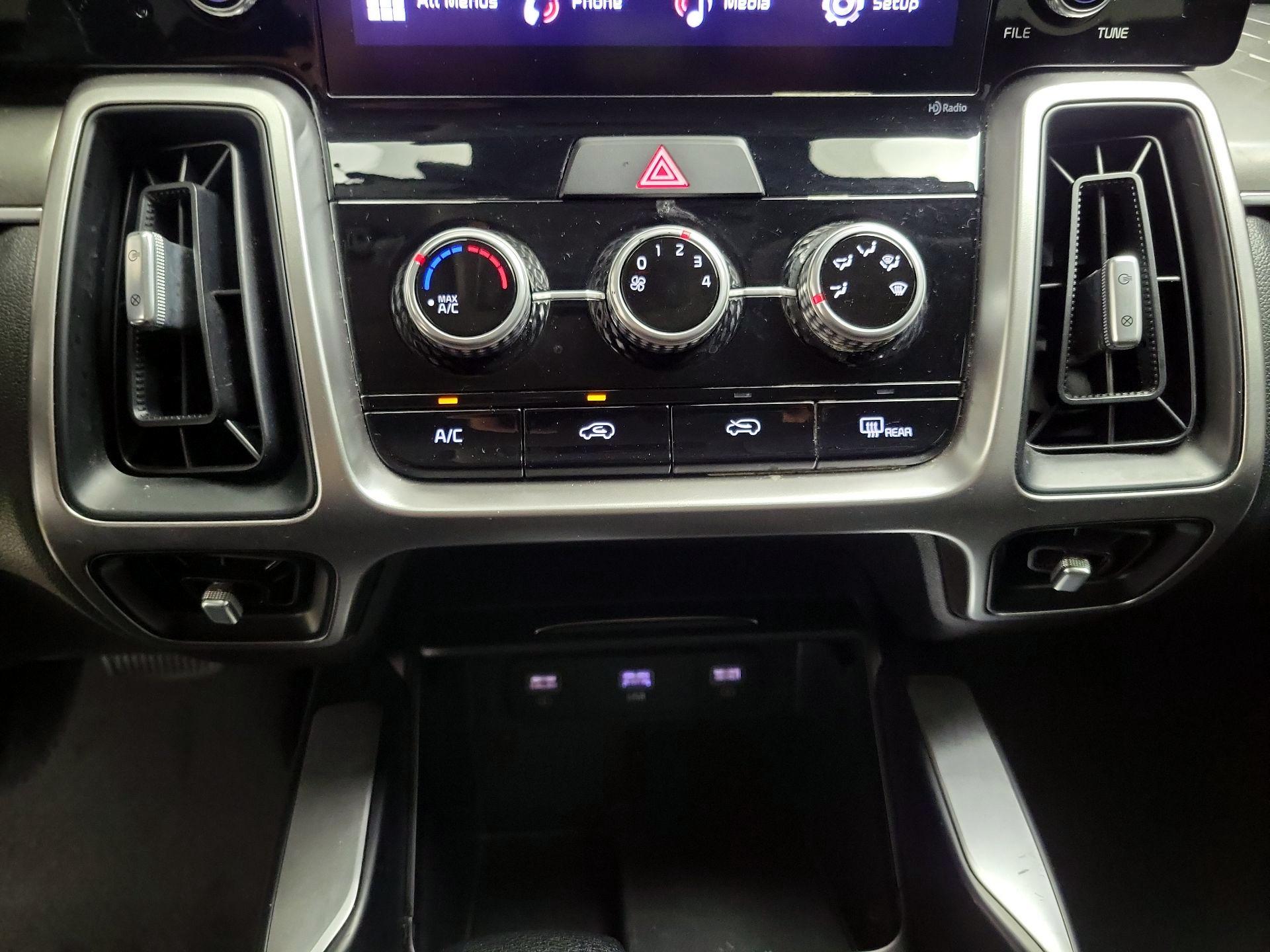 Thumbnail: 2022 Kia Sorento - 16