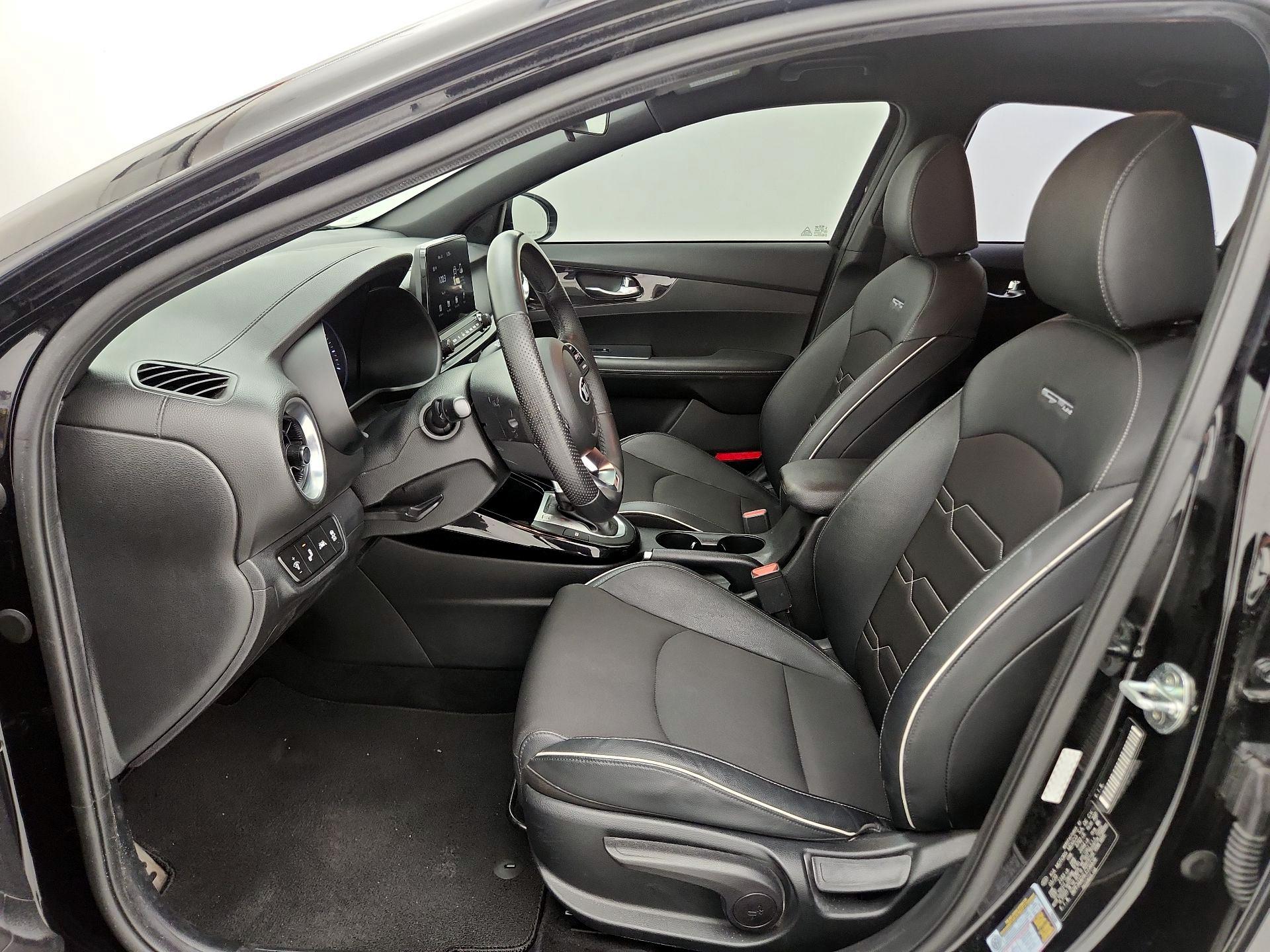 Thumbnail: 2020 Kia Forte - 11