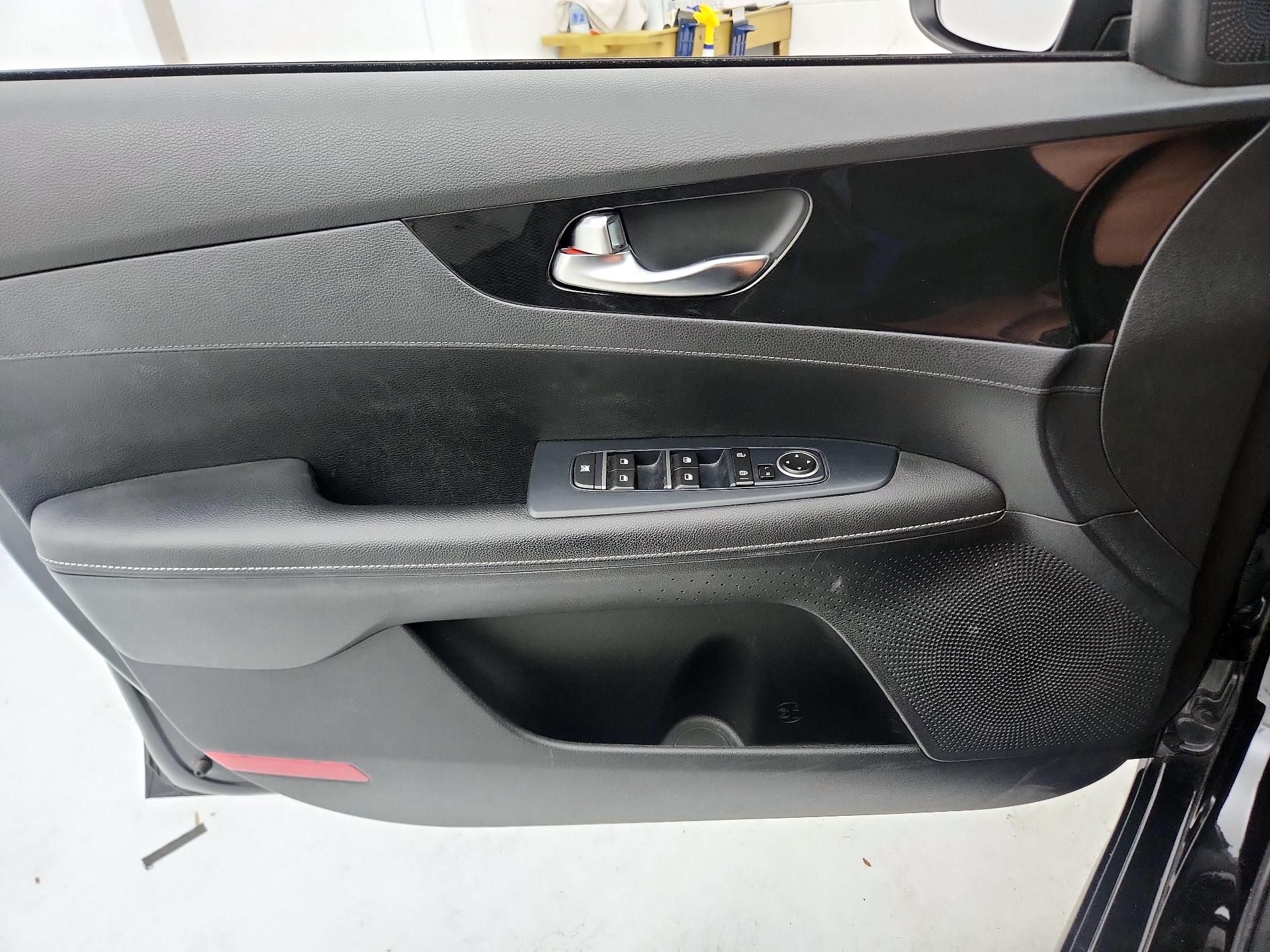 Thumbnail: 2020 Kia Forte - 12