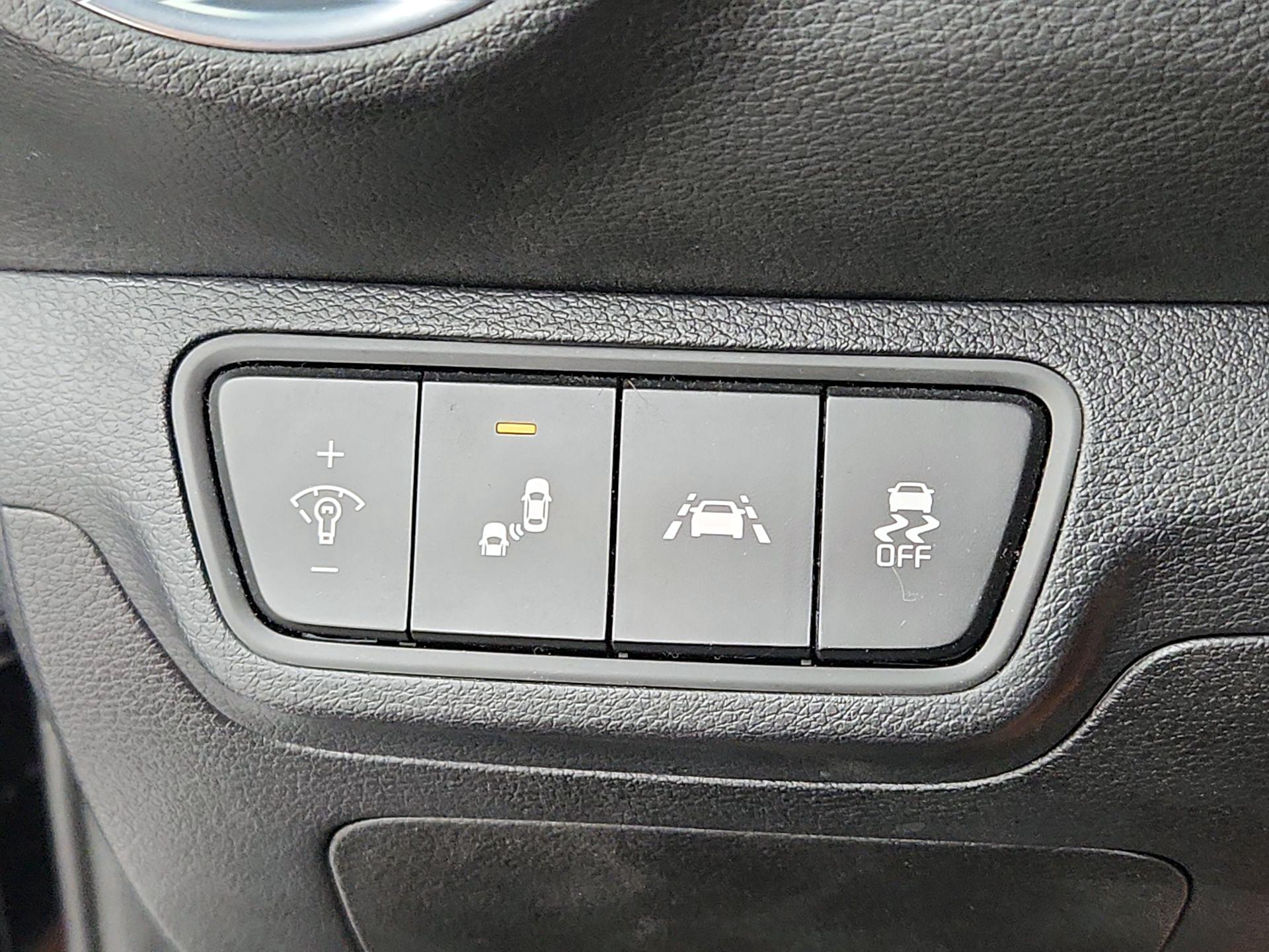 Thumbnail: 2020 Kia Forte - 13