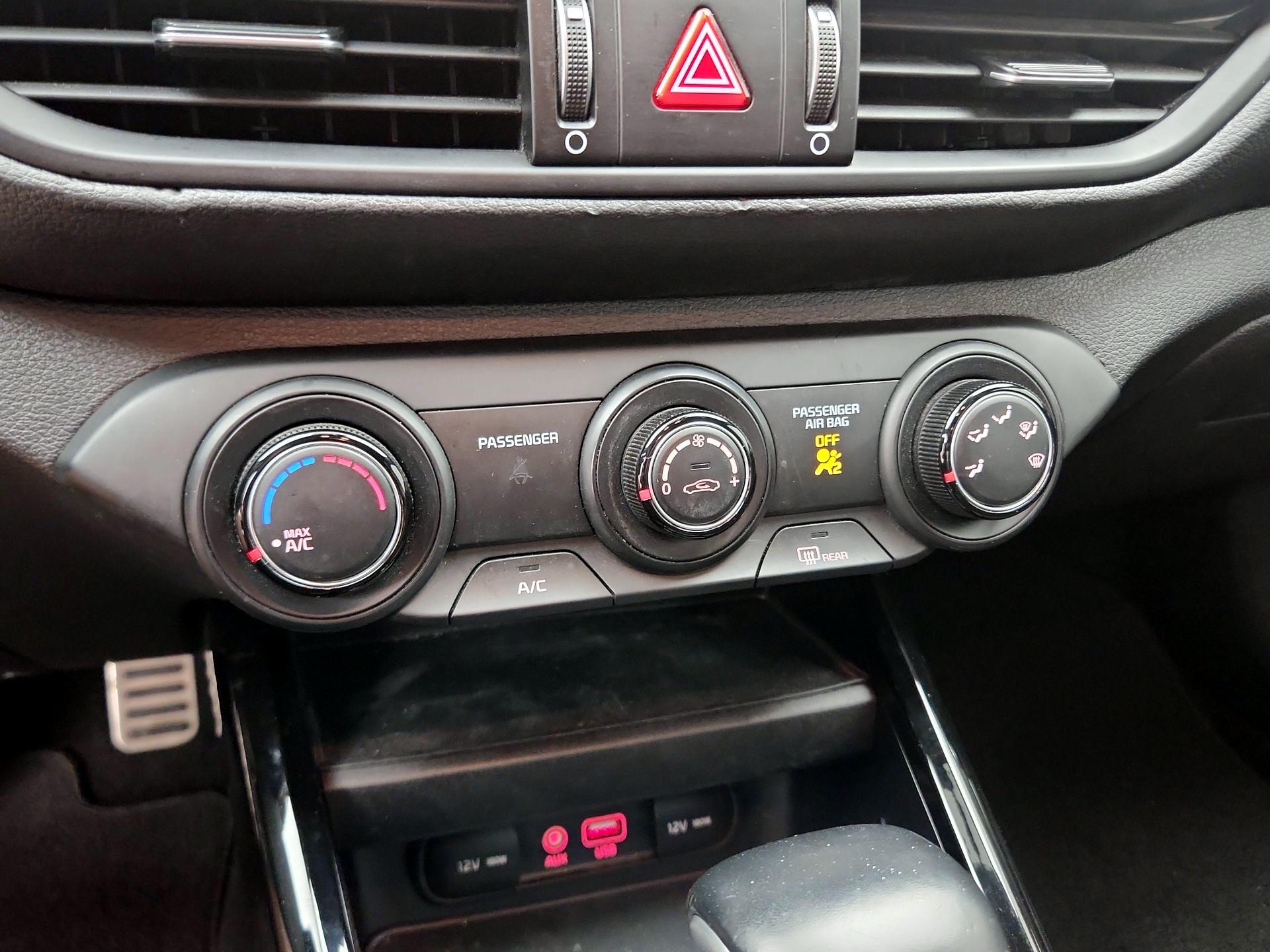 Thumbnail: 2020 Kia Forte - 16