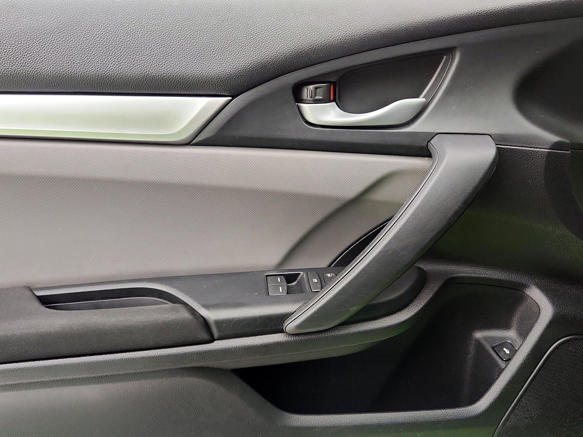 Thumbnail: 2016 Honda Civic - 12