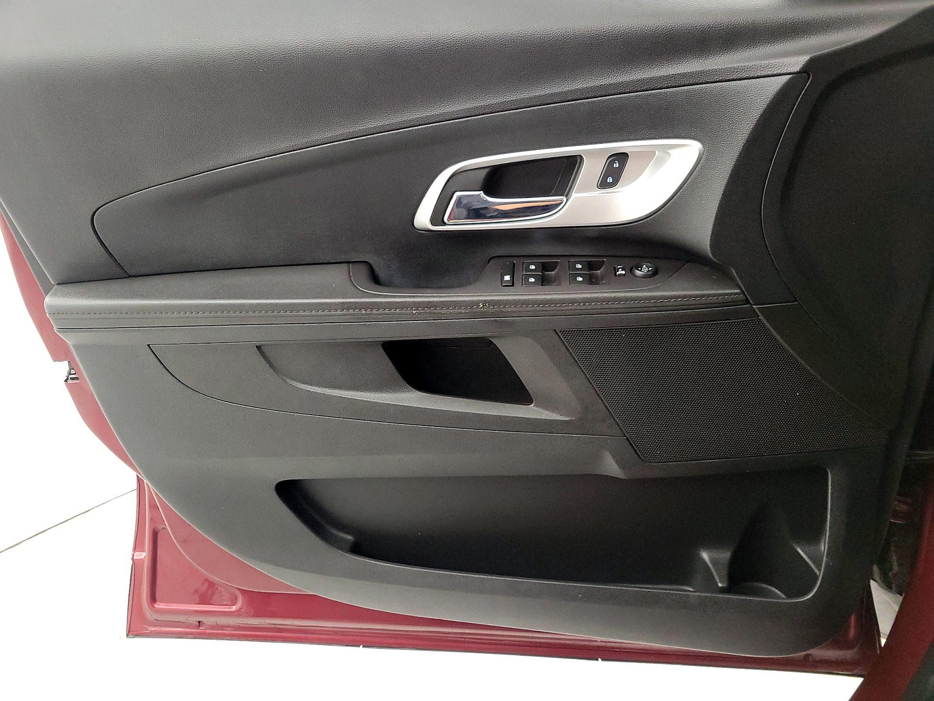 Thumbnail: 2017 Chevrolet Equinox - 12