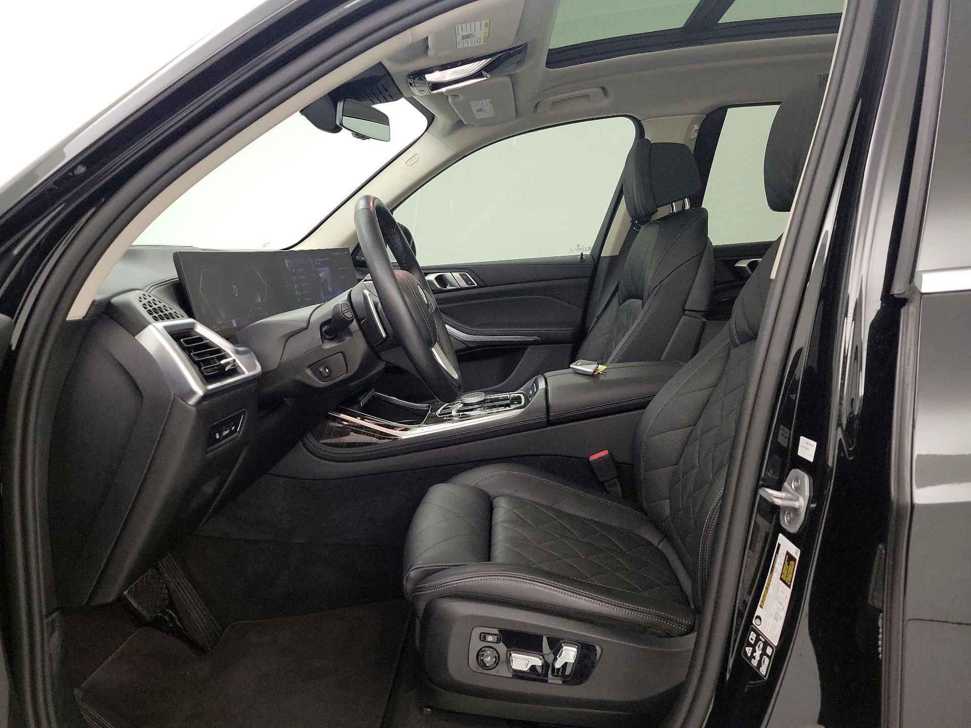 Thumbnail: 2025 BMW X7 - 11