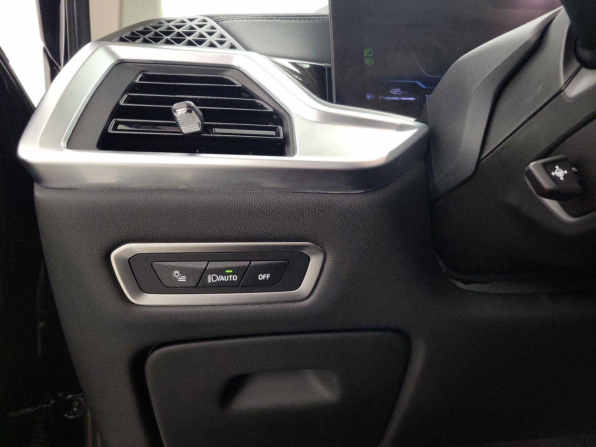 Thumbnail: 2025 BMW X7 - 13