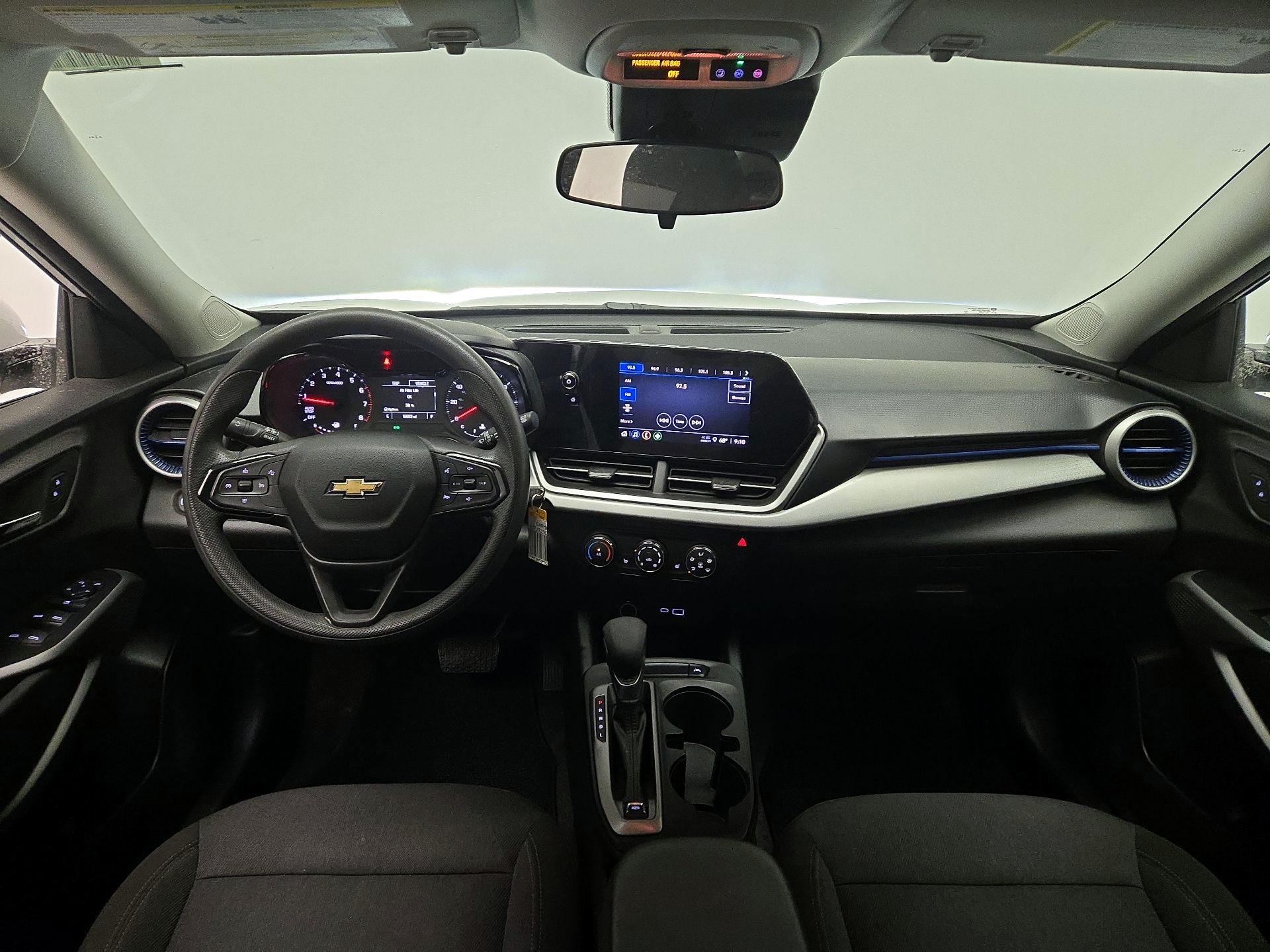 Thumbnail: 2024 Chevrolet Trax - 9