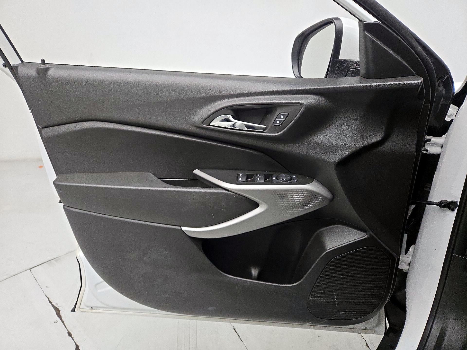 Thumbnail: 2024 Chevrolet Trax - 12