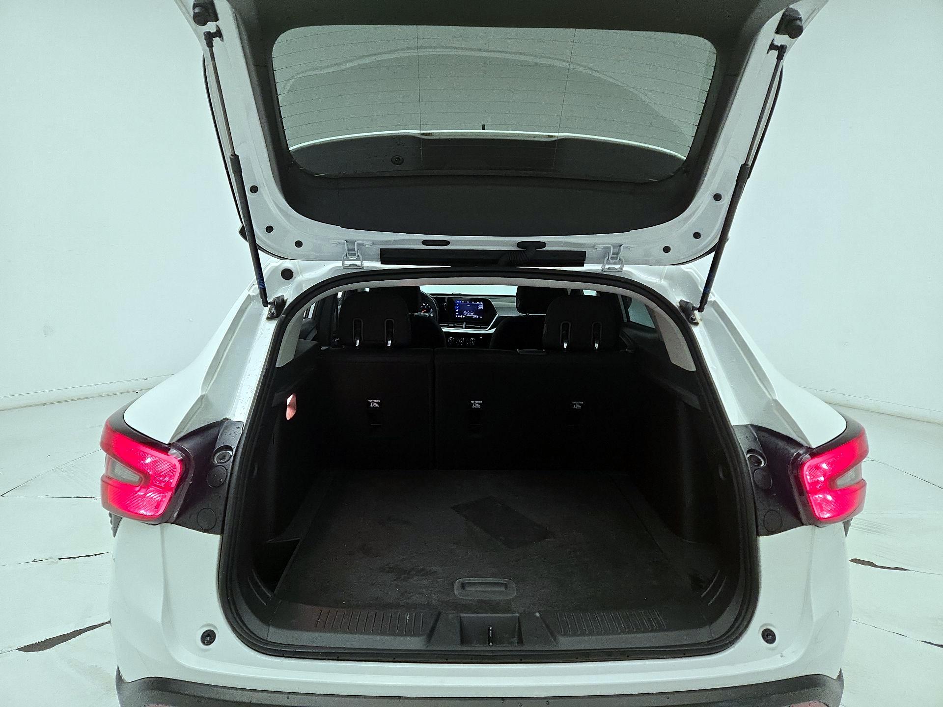 Thumbnail: 2024 Chevrolet Trax - 20