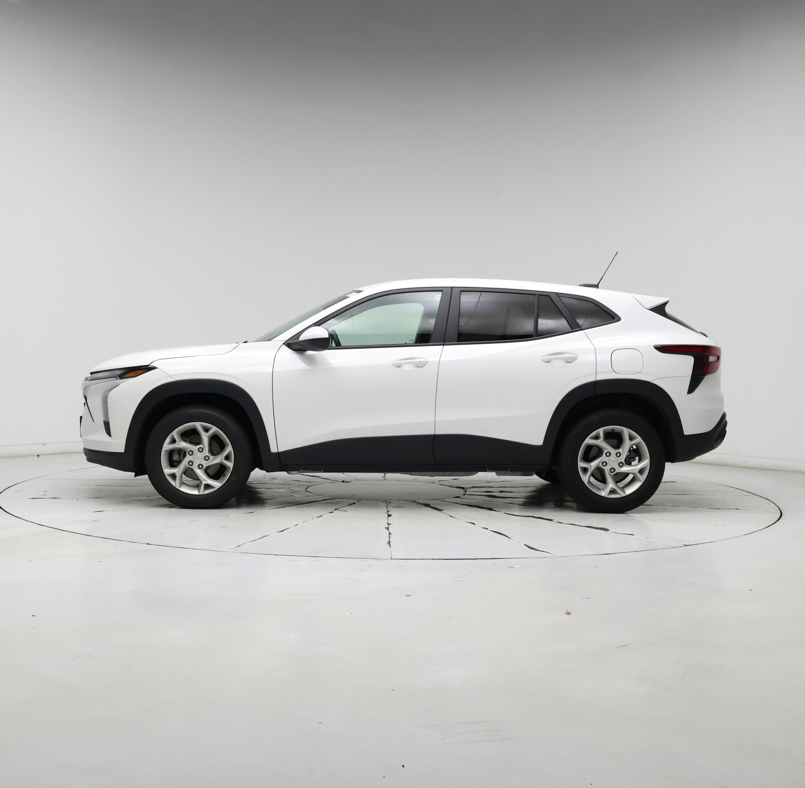 Thumbnail: 2024 Chevrolet Trax - 3