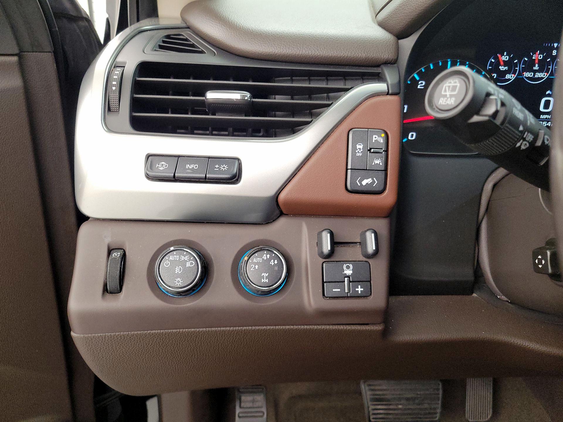 Thumbnail: 2016 Chevrolet Suburban - 13