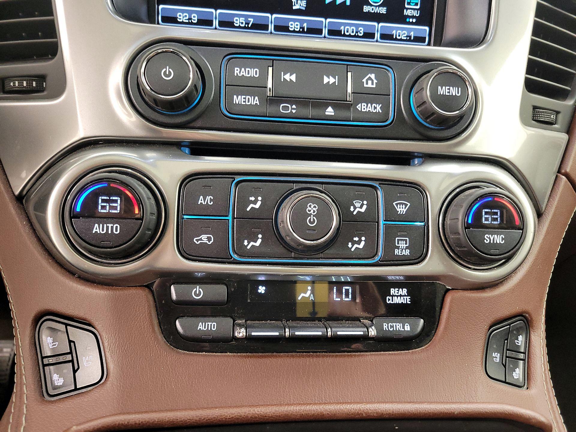 Thumbnail: 2016 Chevrolet Suburban - 17