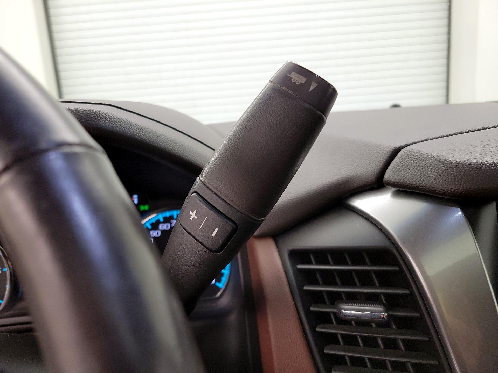 Thumbnail: 2016 Chevrolet Suburban - 18