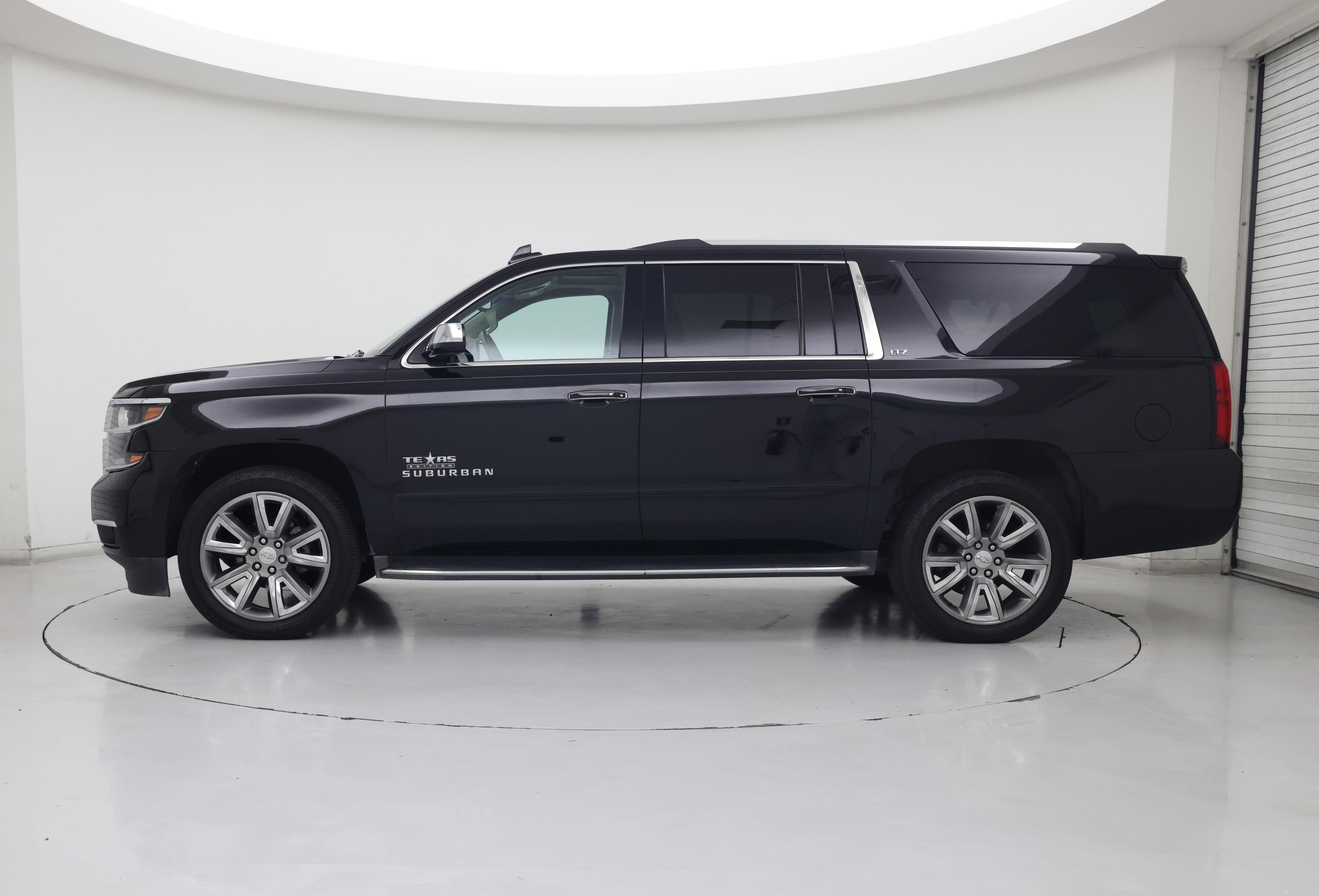 Thumbnail: 2016 Chevrolet Suburban - 3