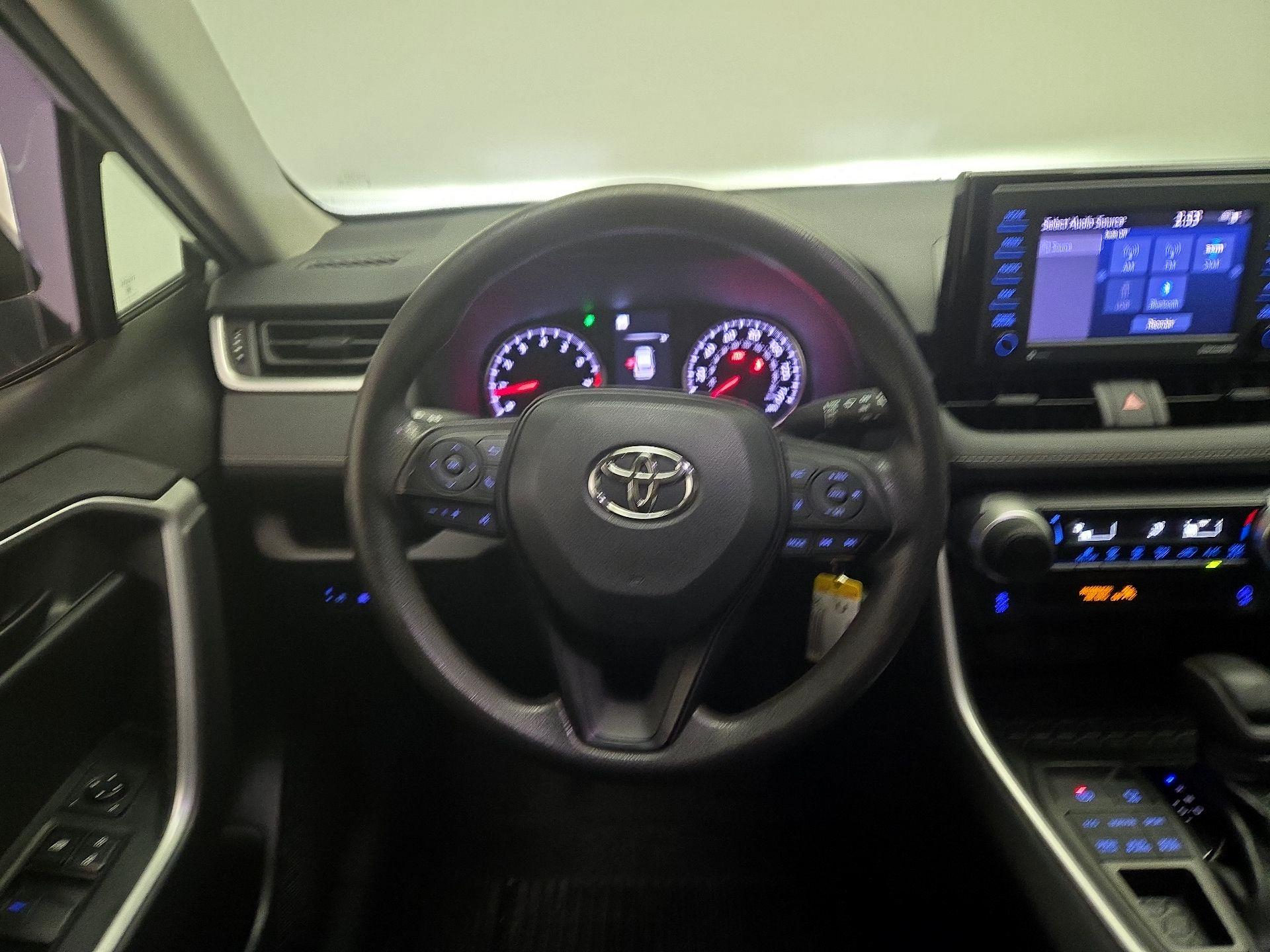 Thumbnail: 2022 Toyota RAV4 - 10