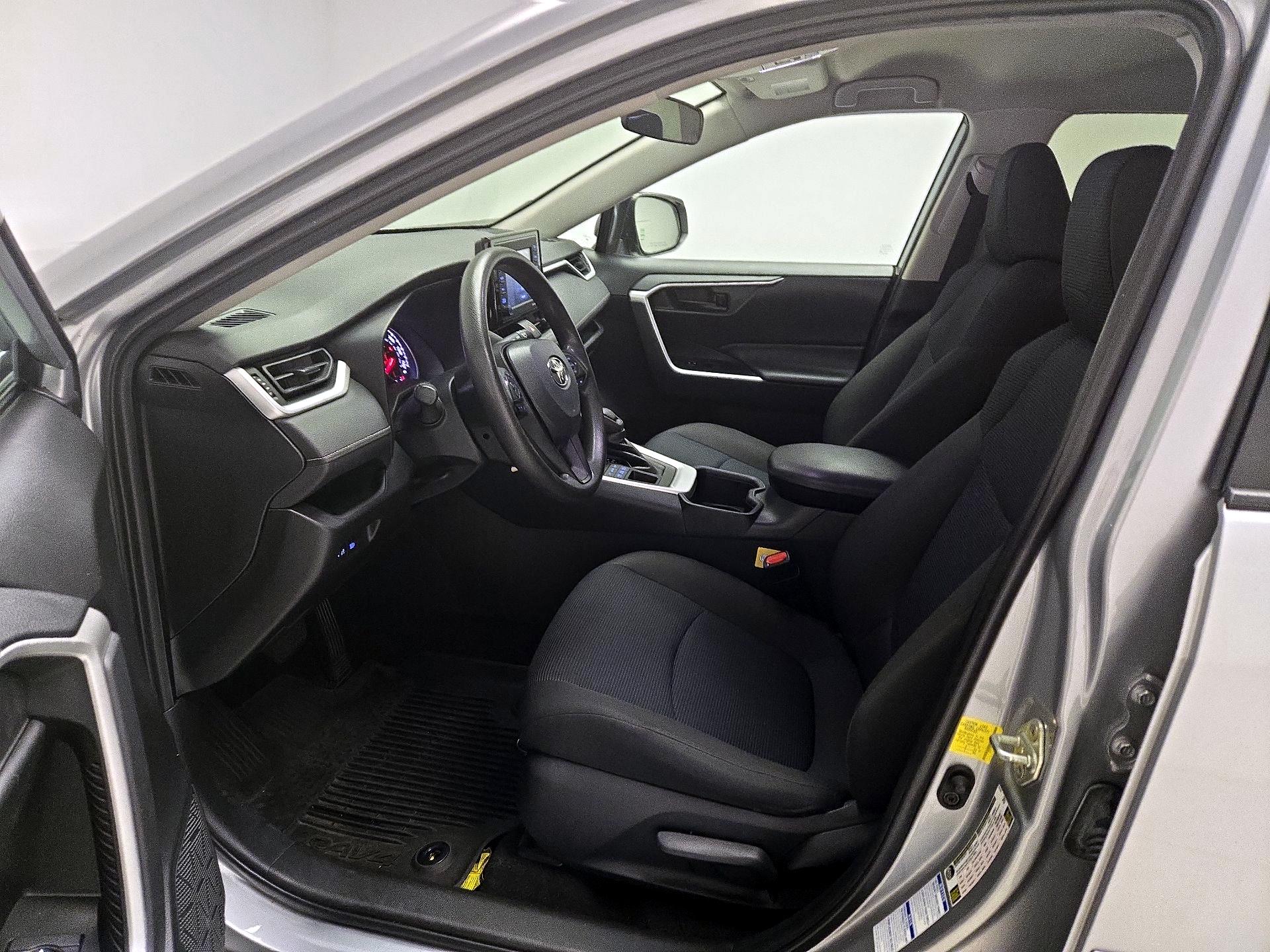 Thumbnail: 2022 Toyota RAV4 - 11