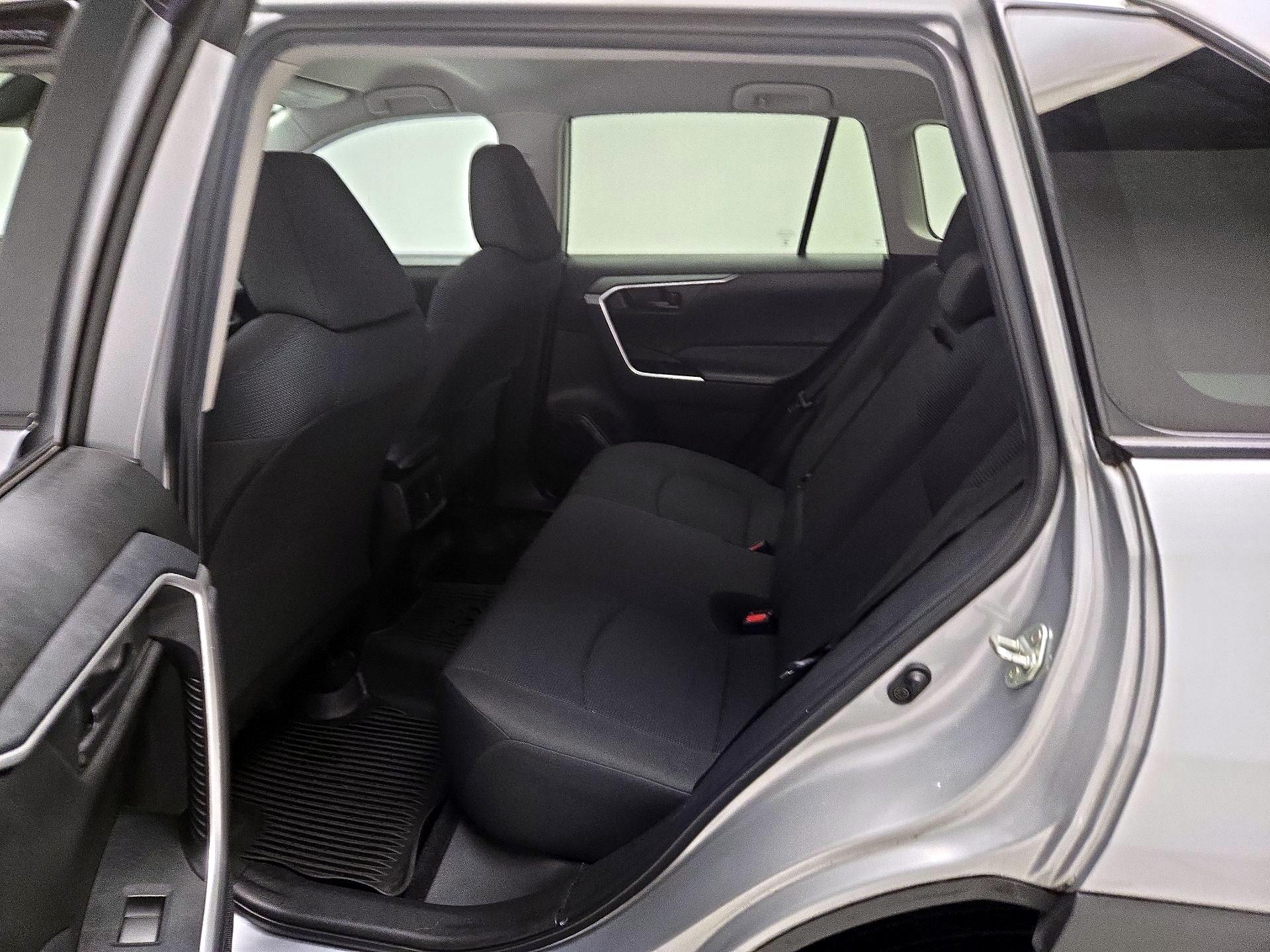 Thumbnail: 2022 Toyota RAV4 - 18