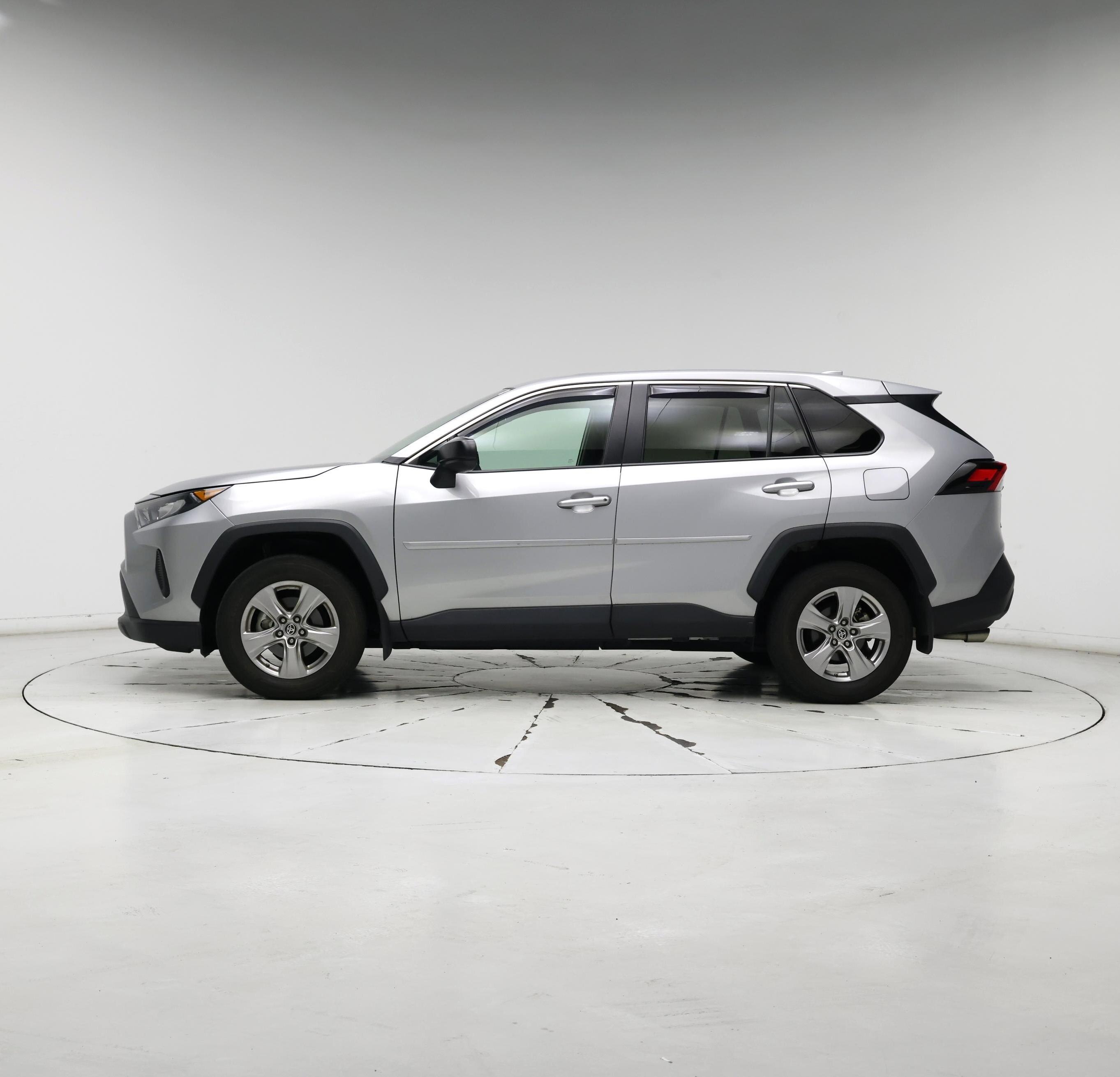 Thumbnail: 2022 Toyota RAV4 - 3