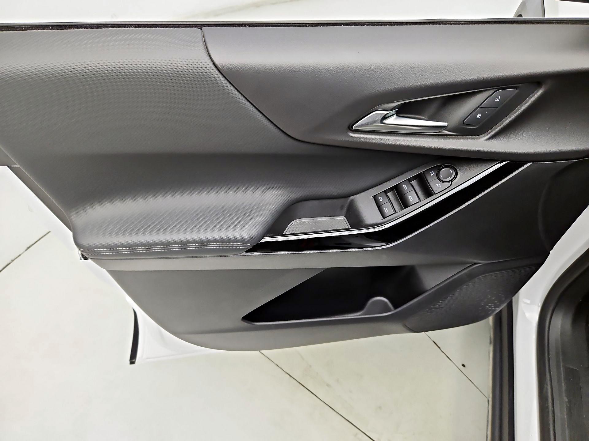 Thumbnail: 2025 Chevrolet Equinox - 12