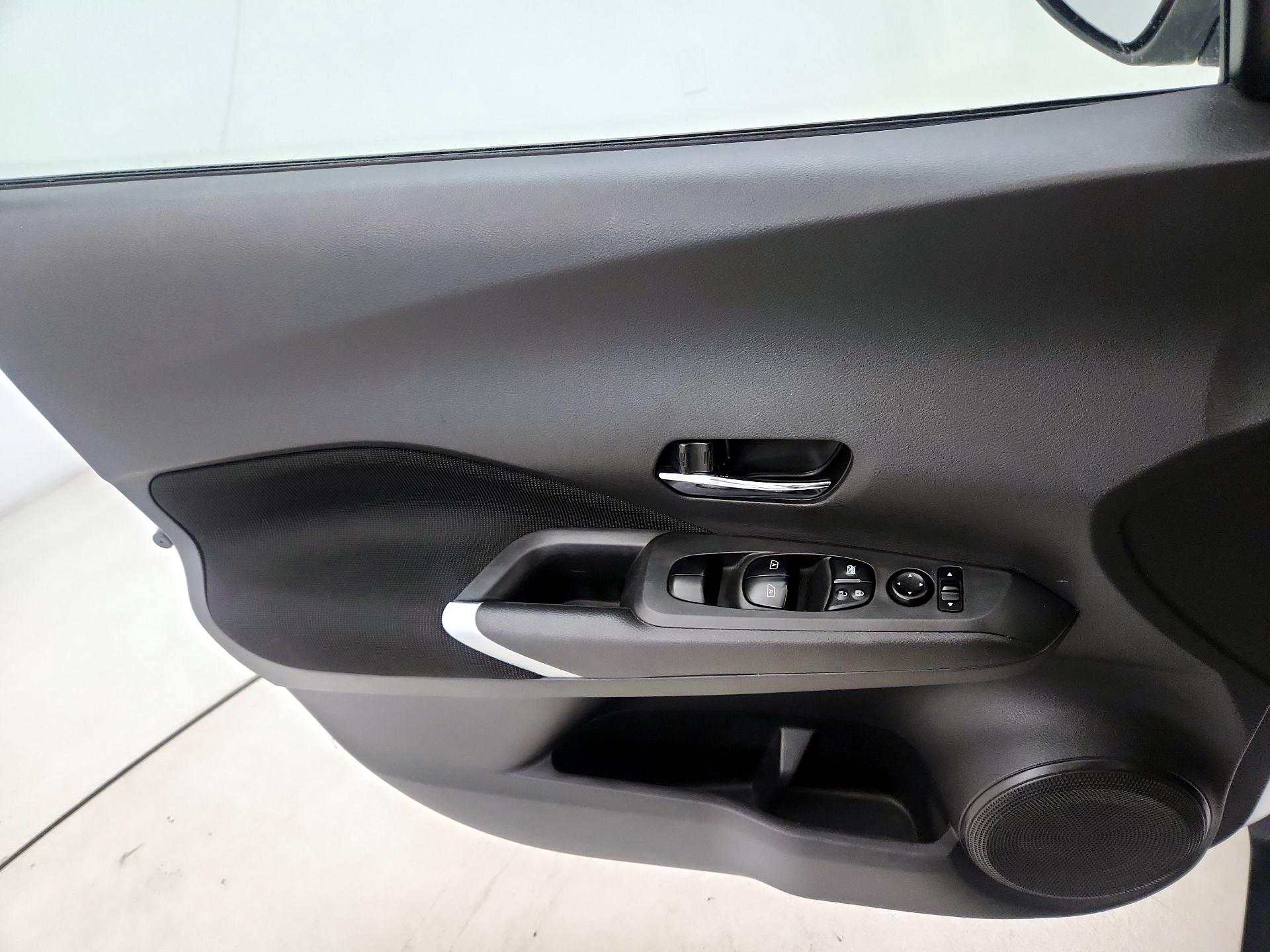 Thumbnail: 2021 Nissan Kicks - 12