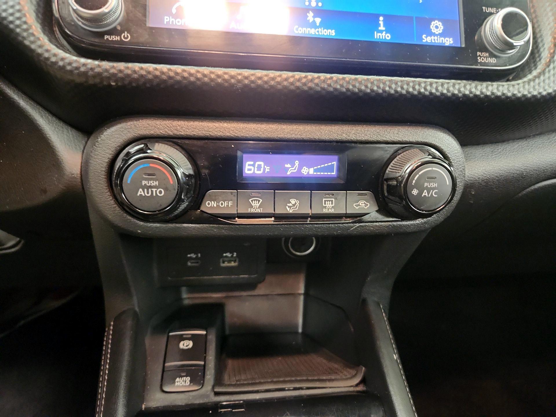 Thumbnail: 2021 Nissan Kicks - 16