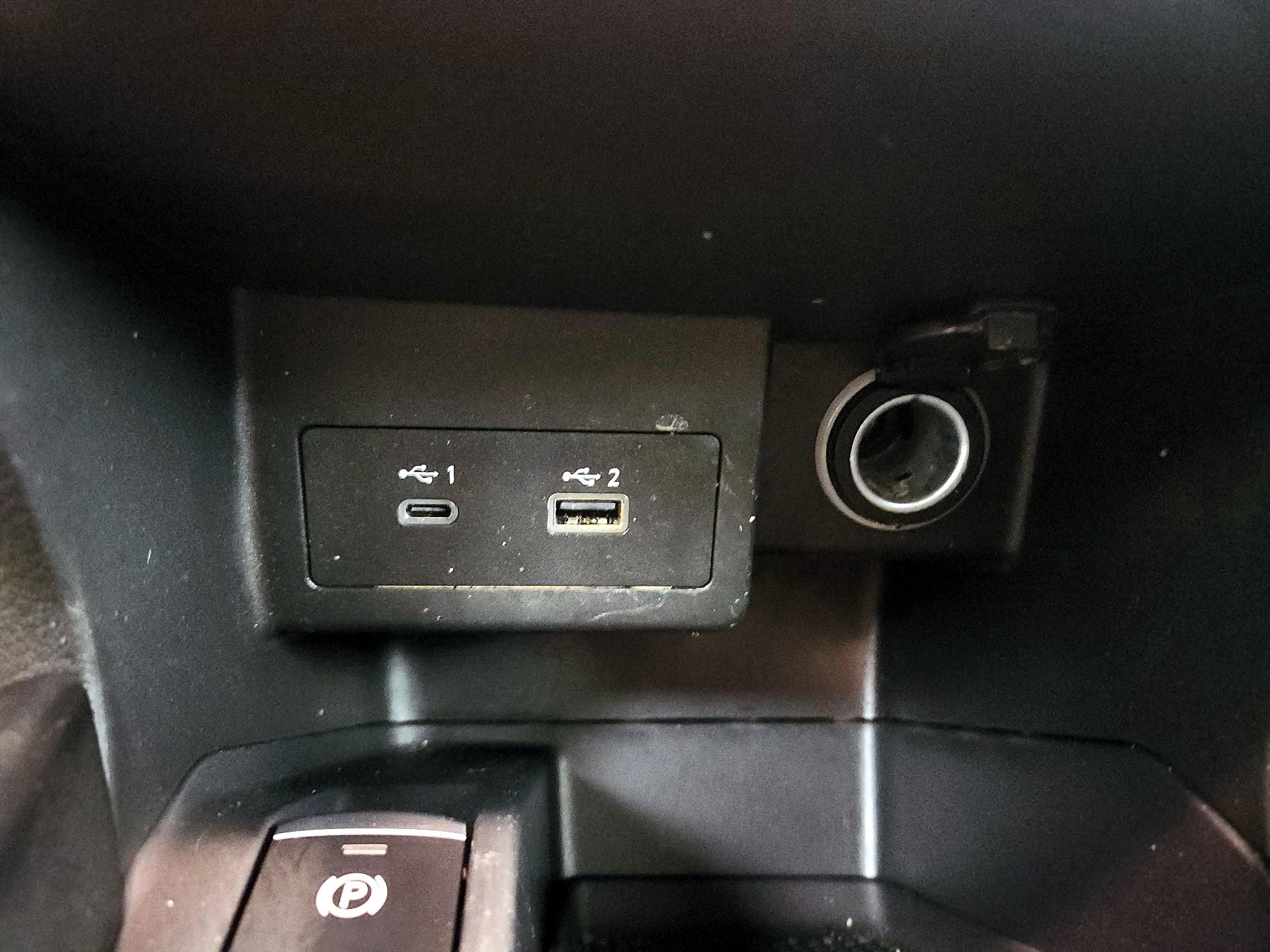 Thumbnail: 2021 Nissan Kicks - 18