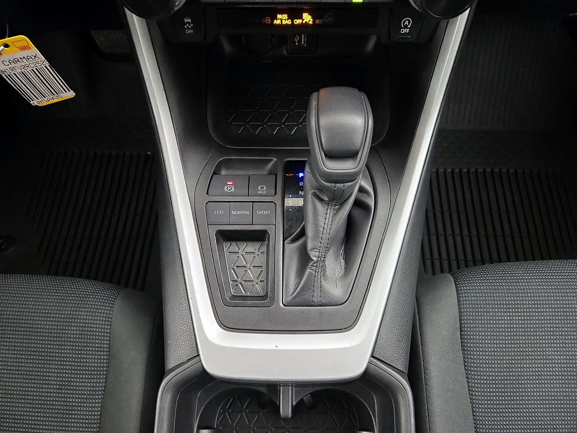 Thumbnail: 2024 Toyota RAV4 - 17