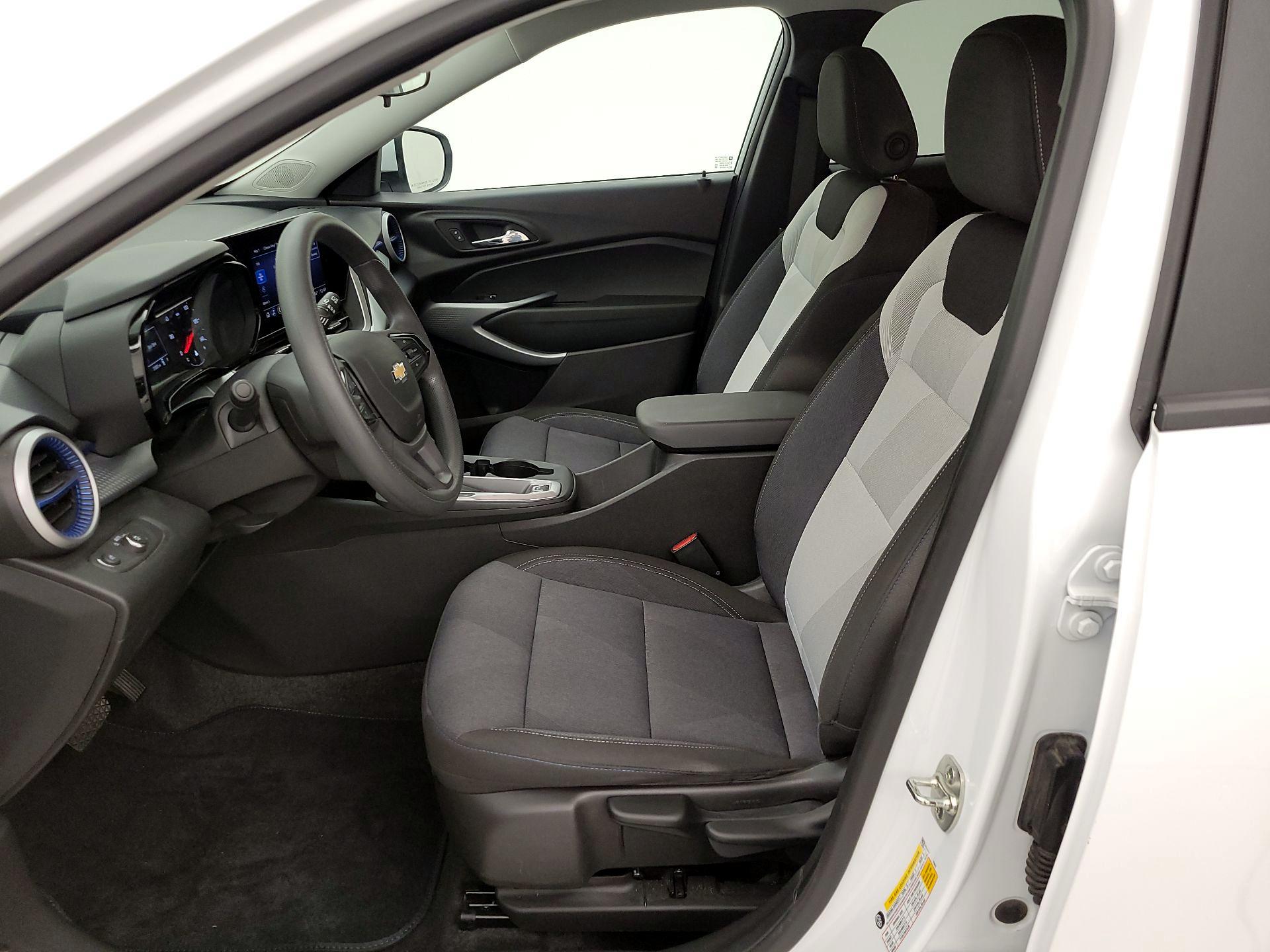 Thumbnail: 2024 Chevrolet Trax - 11