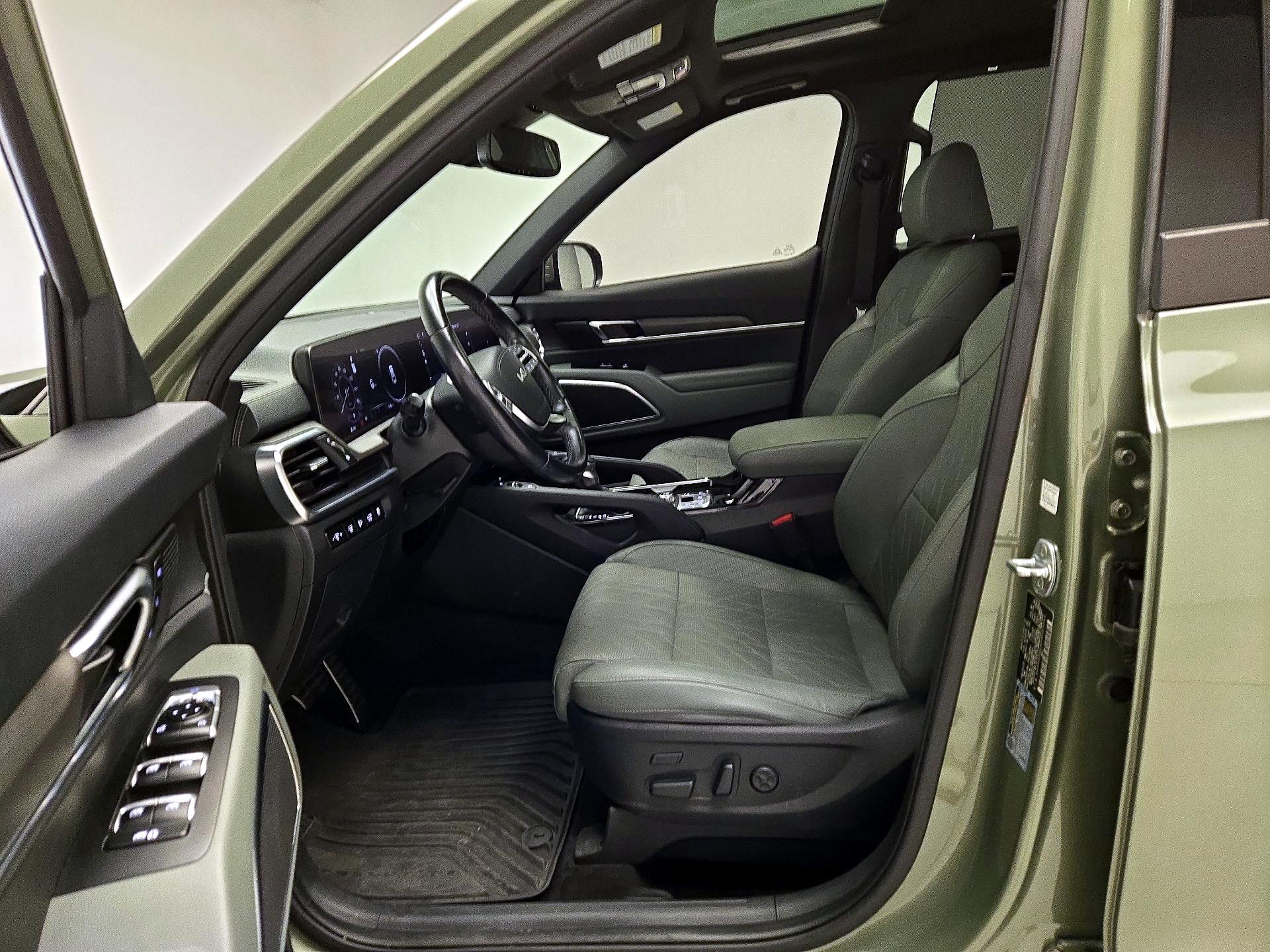 Thumbnail: 2023 Kia Telluride - 11