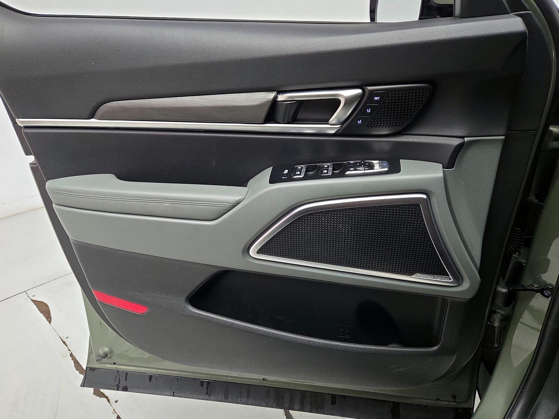 Thumbnail: 2023 Kia Telluride - 12