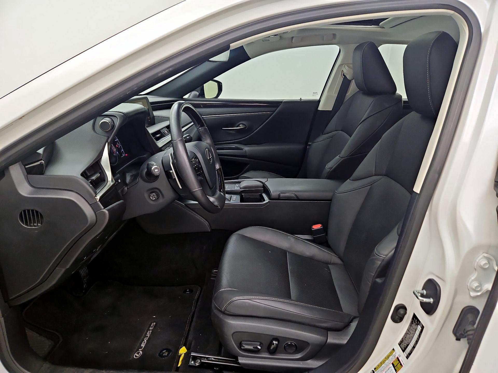 Thumbnail: 2020 Lexus ES - 11