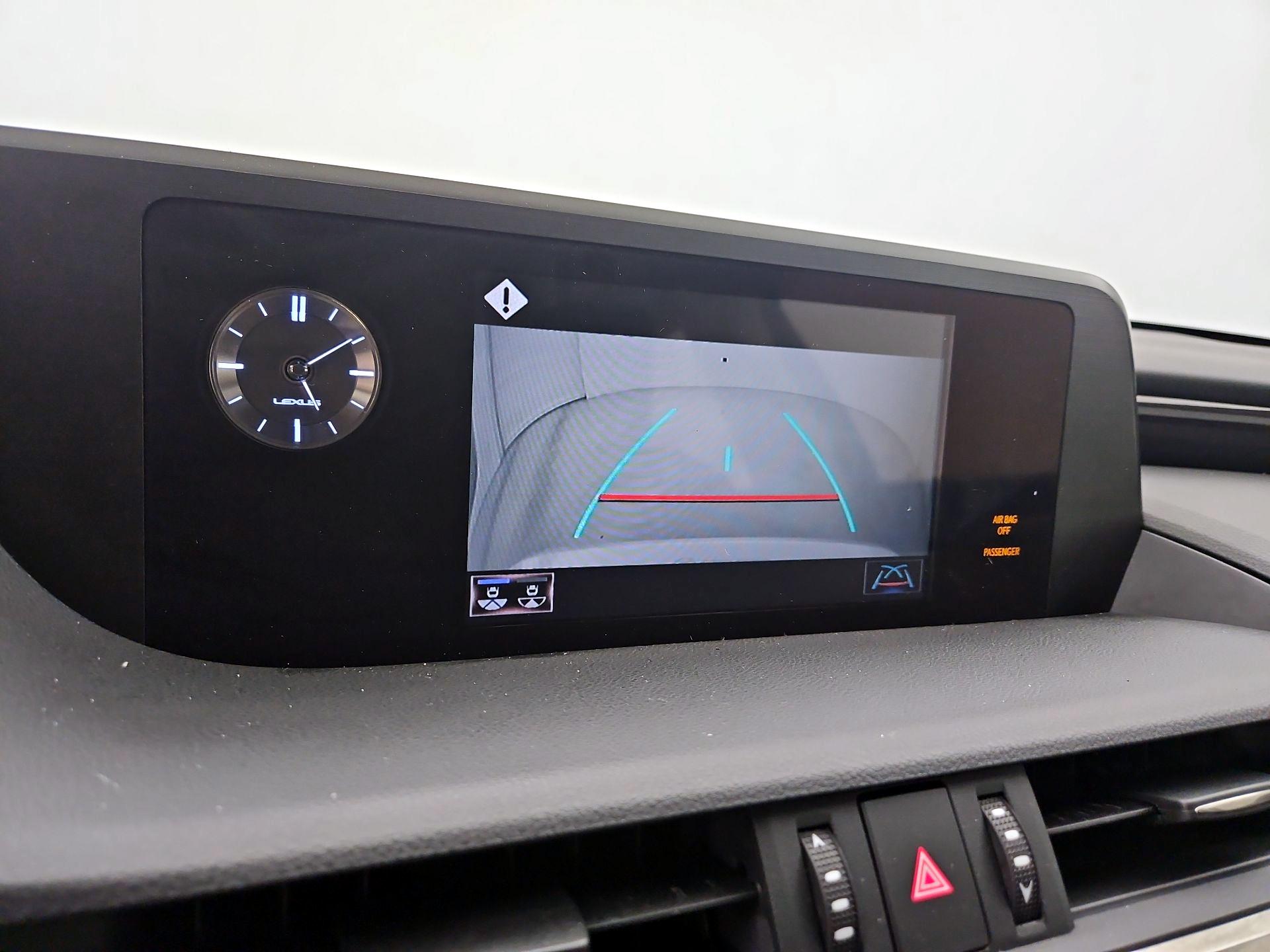 Thumbnail: 2020 Lexus ES - 14