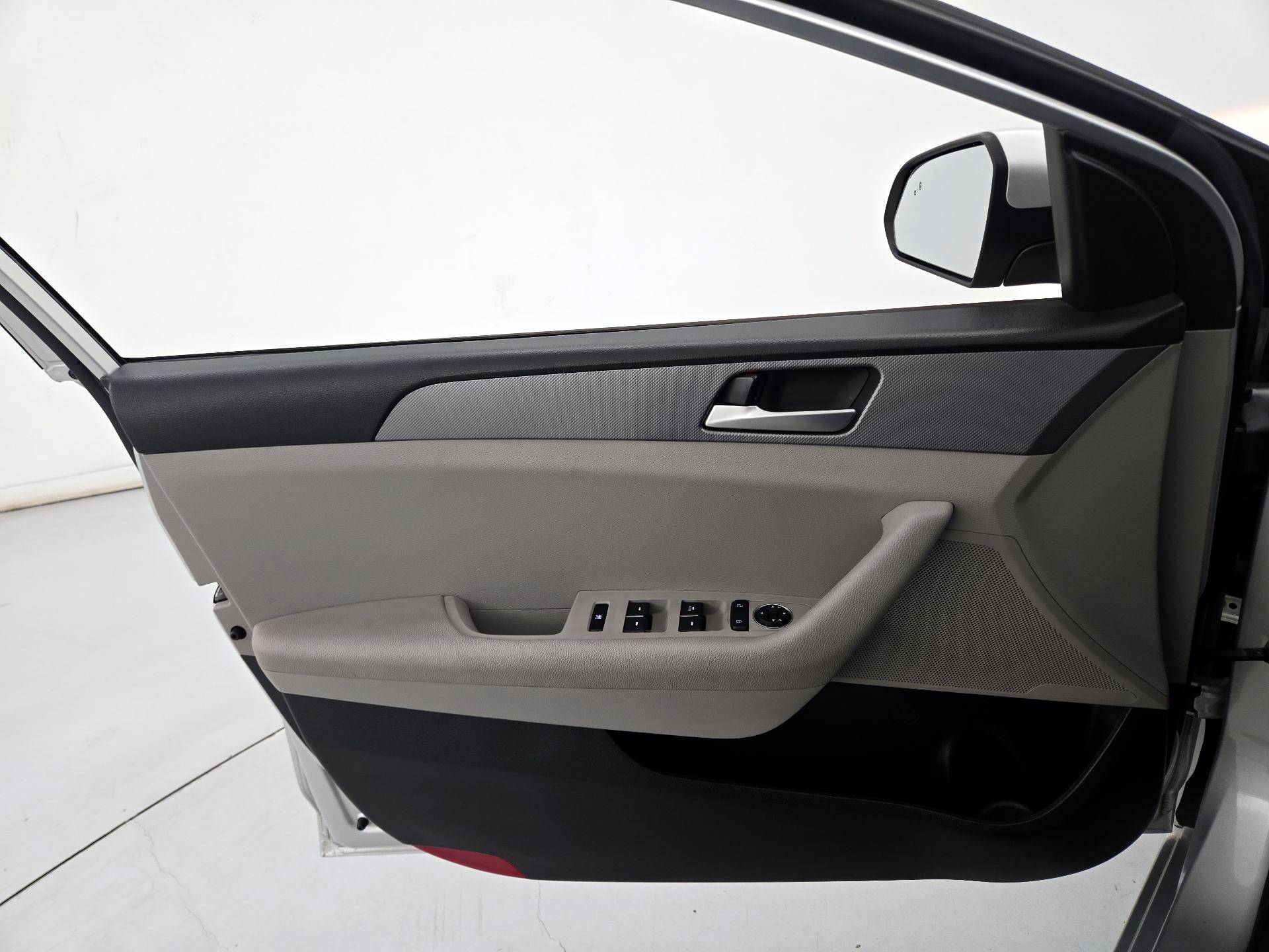 Thumbnail: 2018 Hyundai Sonata - 12